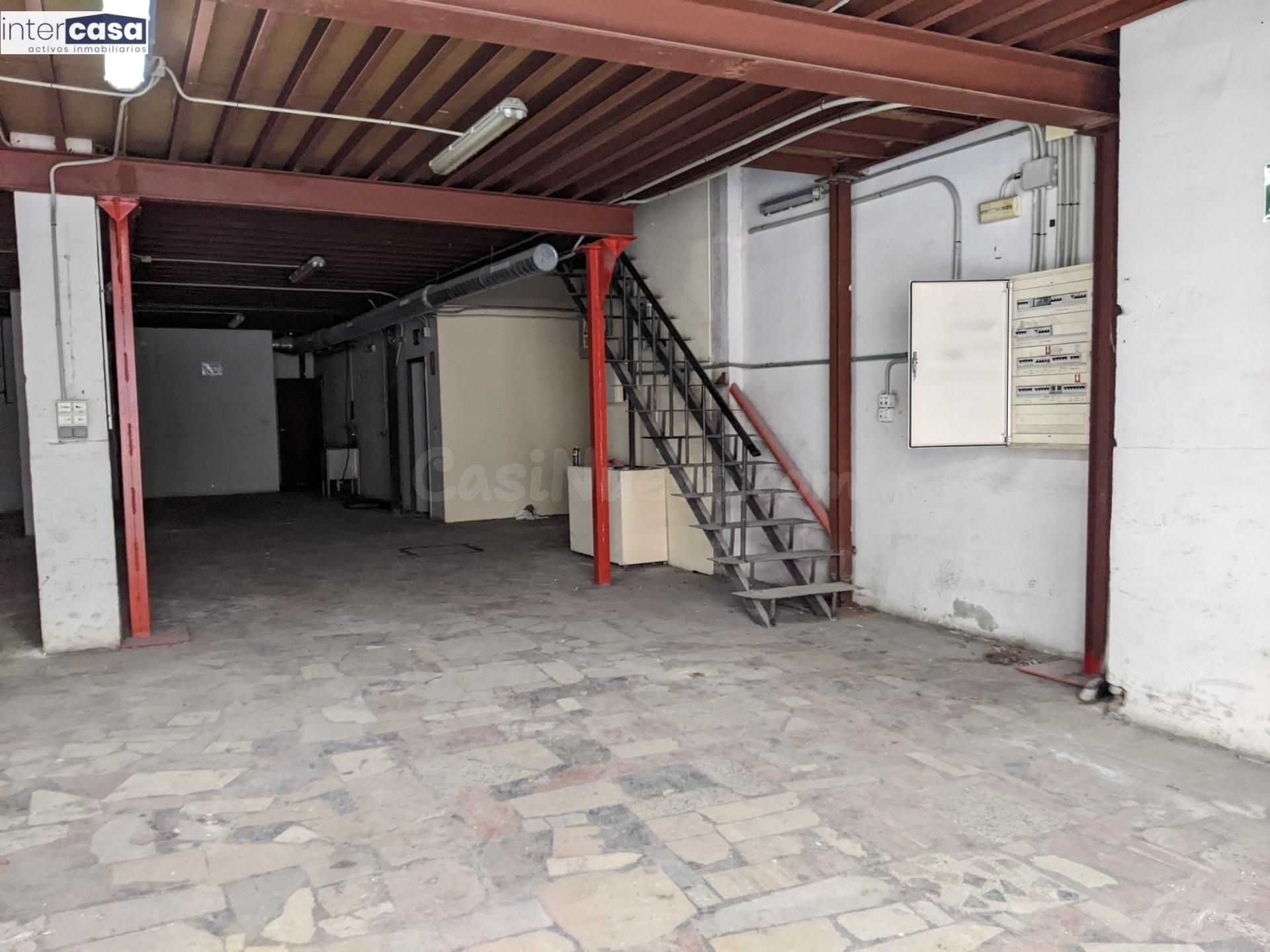 Local comercial 900m² en alquiler - La Florida