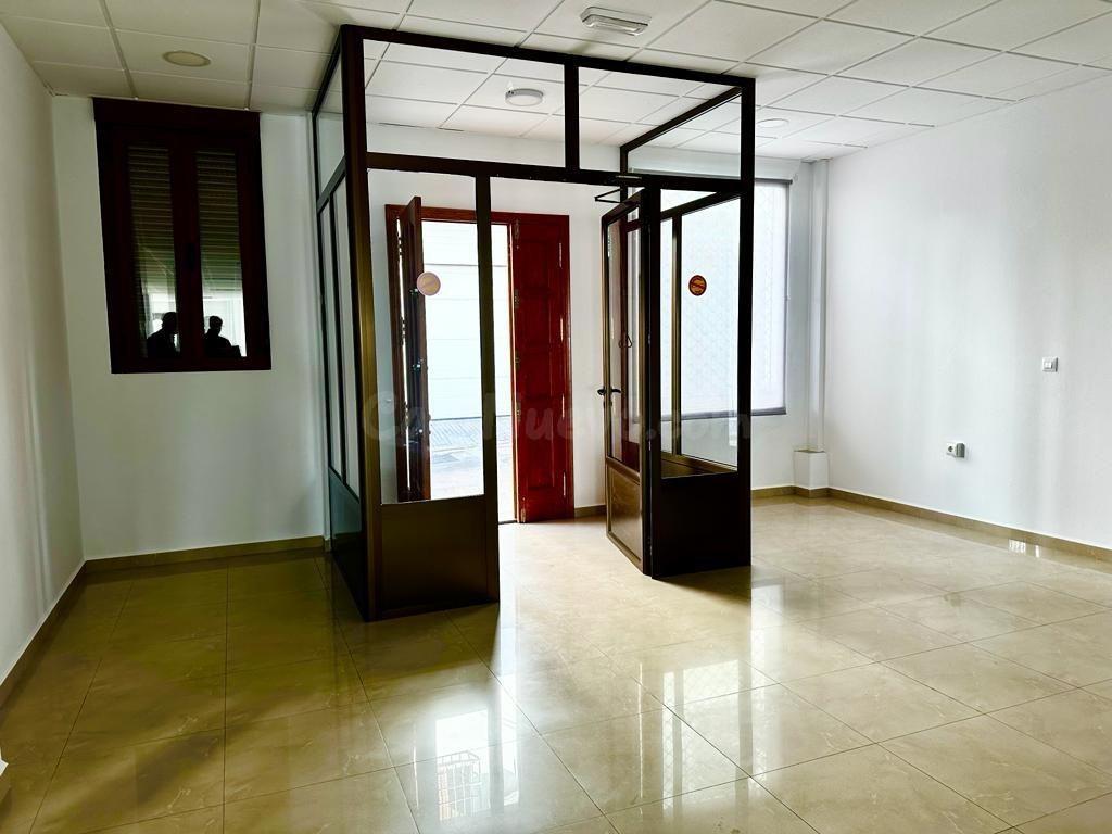 Local comercial 4 habitaciones 240m² en alquiler - Fuente ob - foto 2