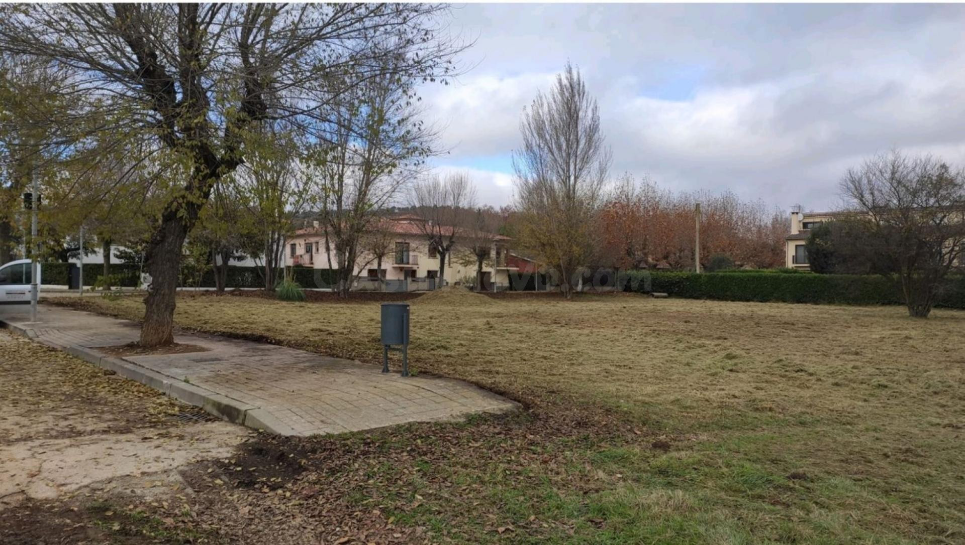 Terreno urbano 5200m² en venta - Área de Tona