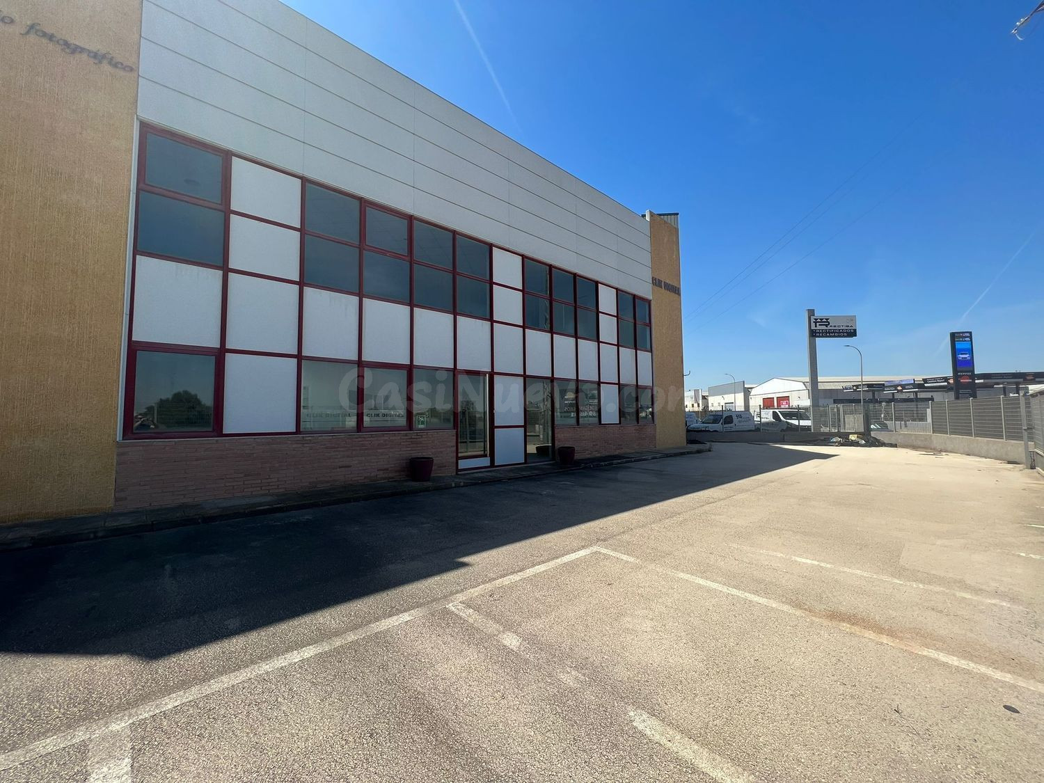 Local comercial 568m² en venta - Sangonera la Seca