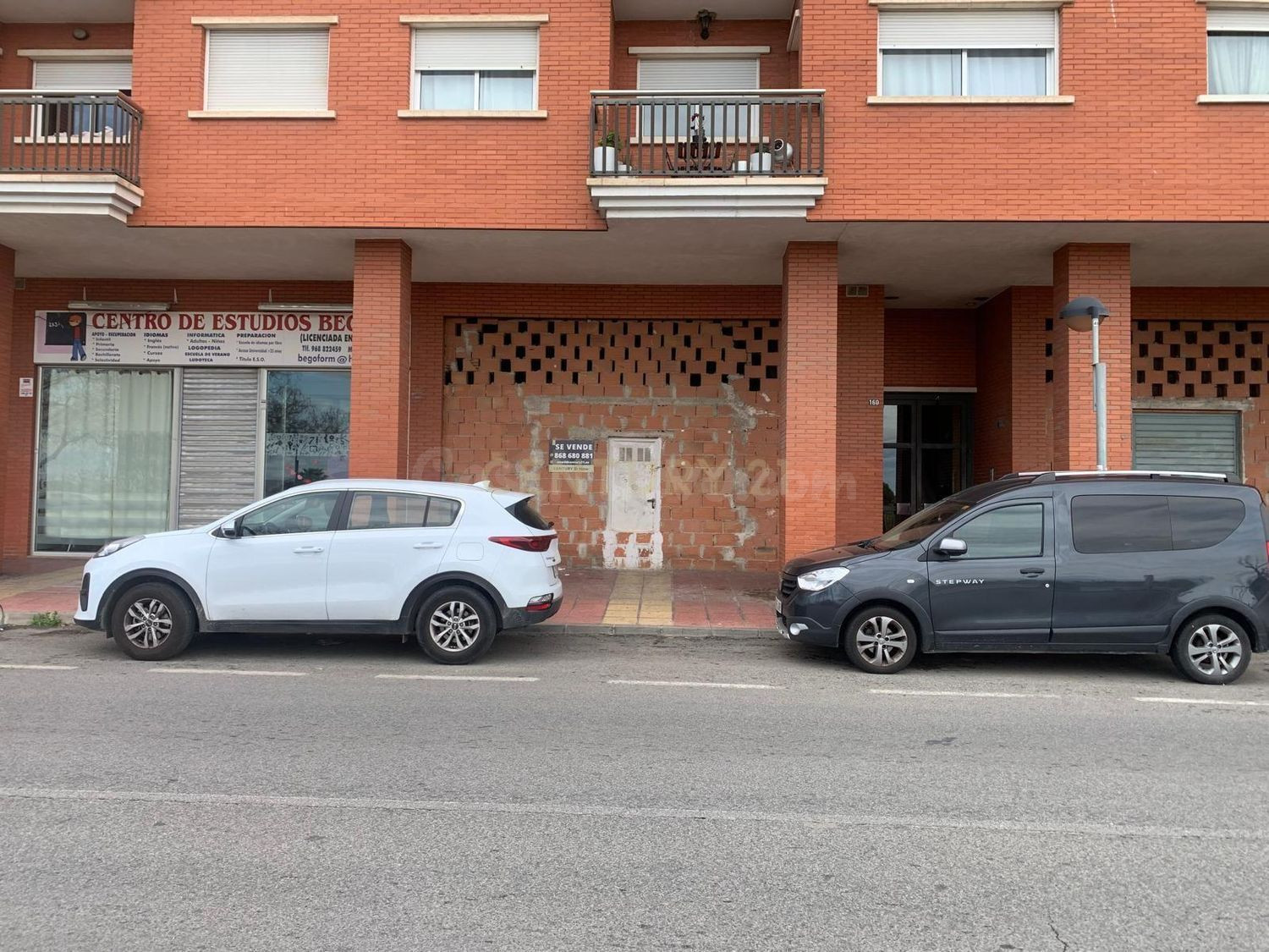 Local comercial 143m² en venta - Pedanías Este