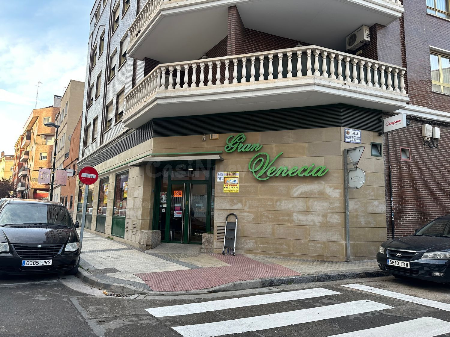 Local comercial 159m² en venta - Torrero