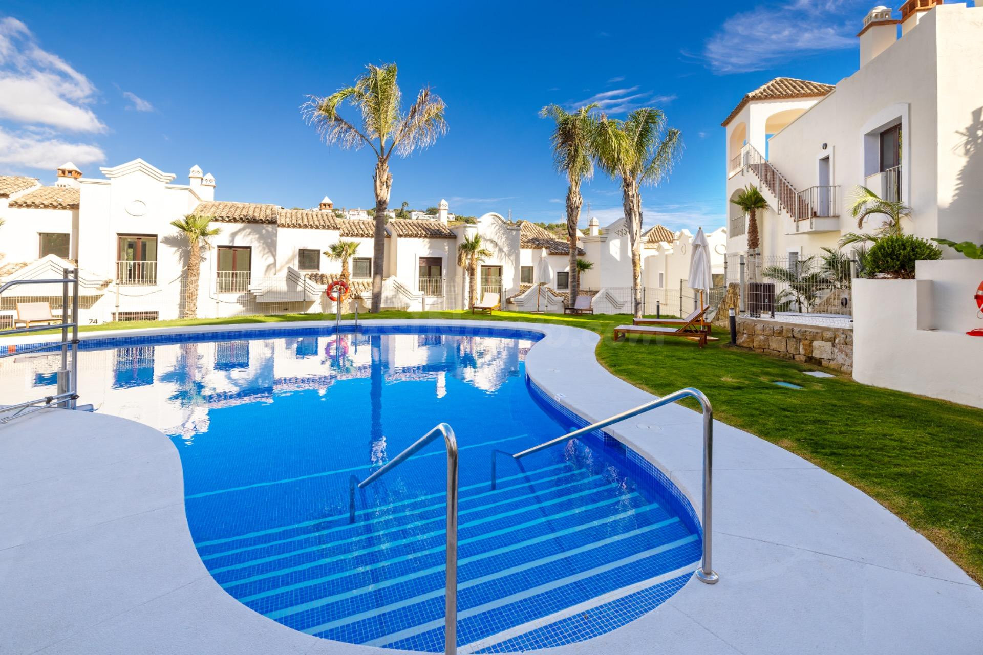 CASAS ADOSADAS PARA ENTRAR EN ESTEPONA