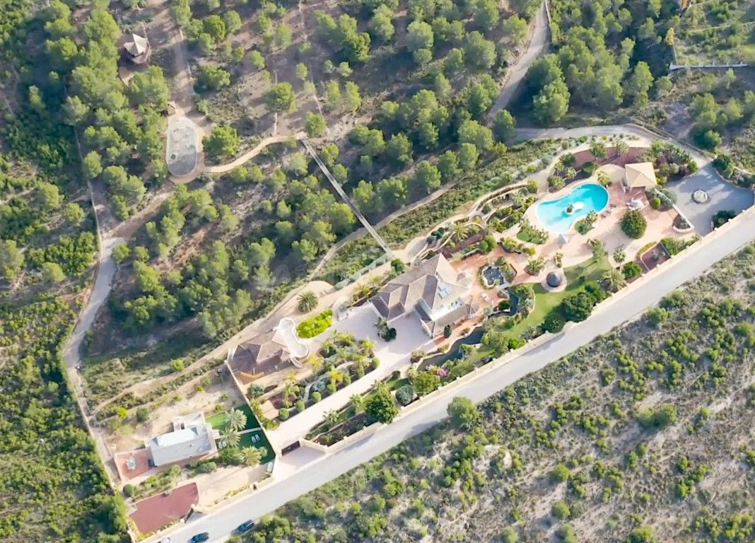 Villa 7 habitaciones 677m² en venta - Coloma
