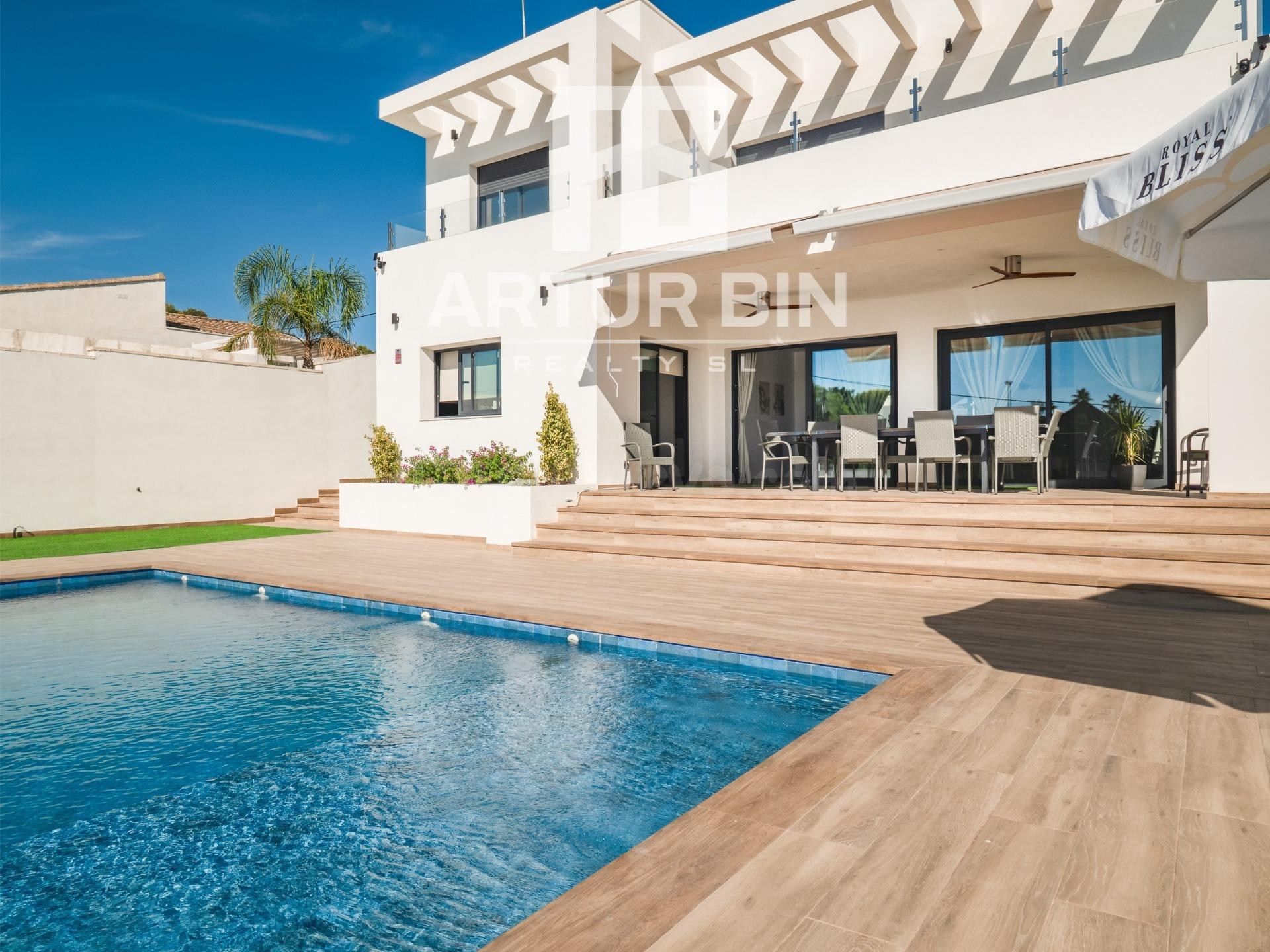 Villa 4 habitaciones 220m² en venta - Valencia