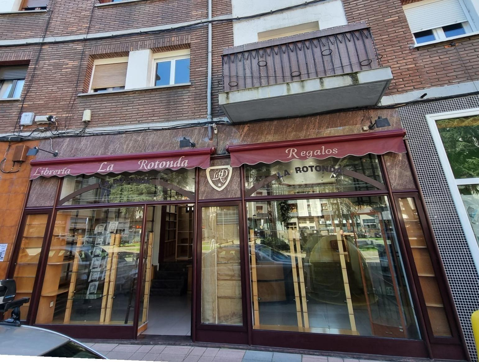 Local comercial 53m² en venta - Mieres del Camino - foto 2