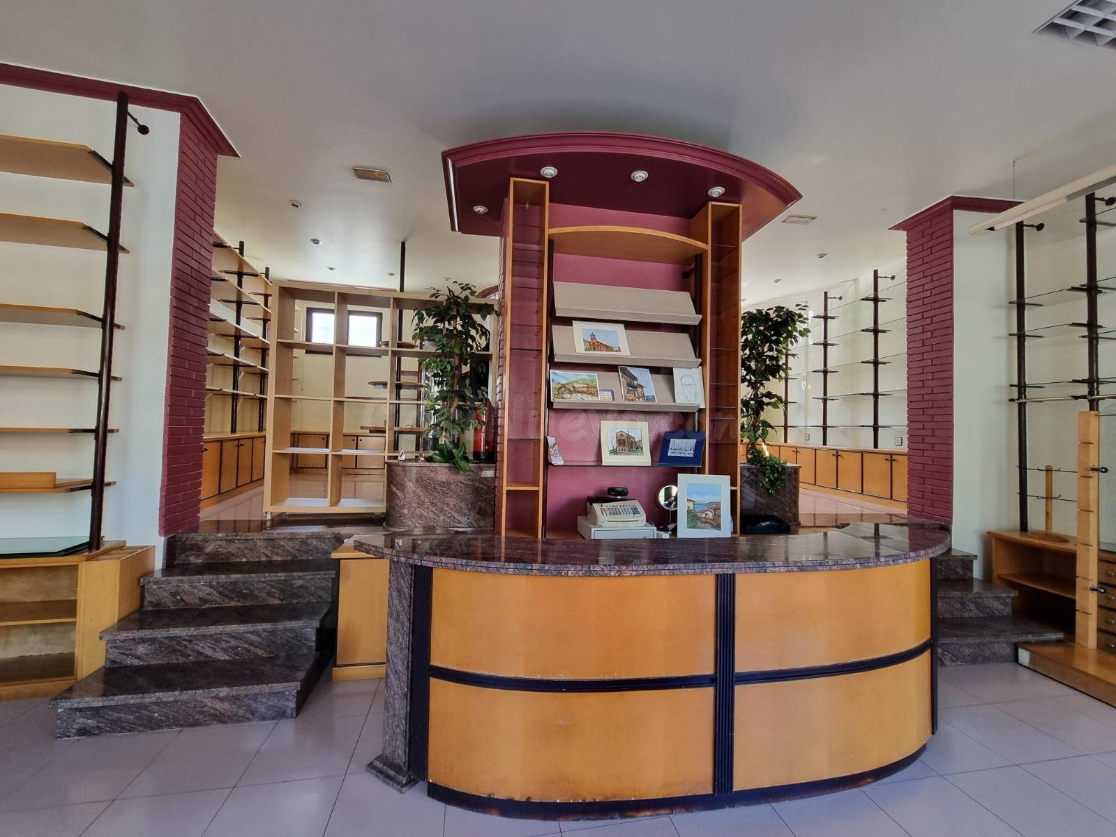 Local comercial 53m² en venta - Mieres del Camino - foto 3