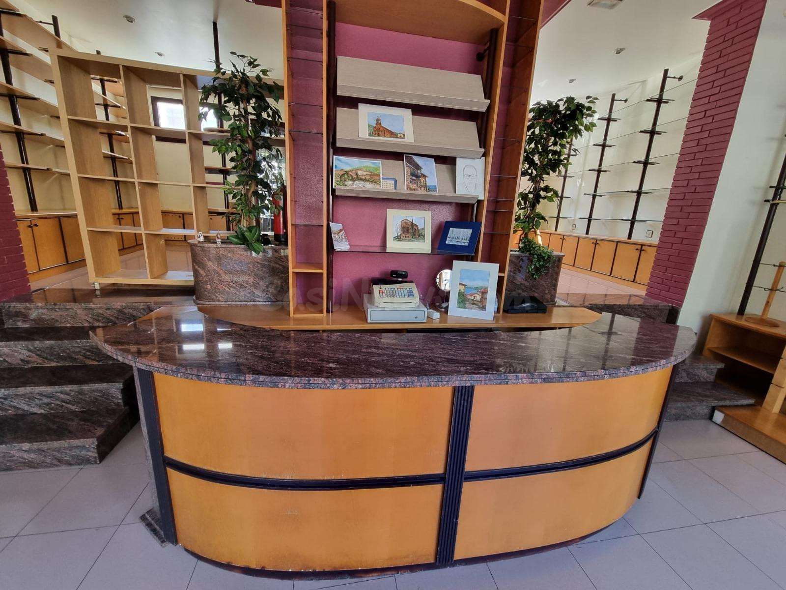 Local comercial 53m² en venta - Mieres del Camino - foto 4