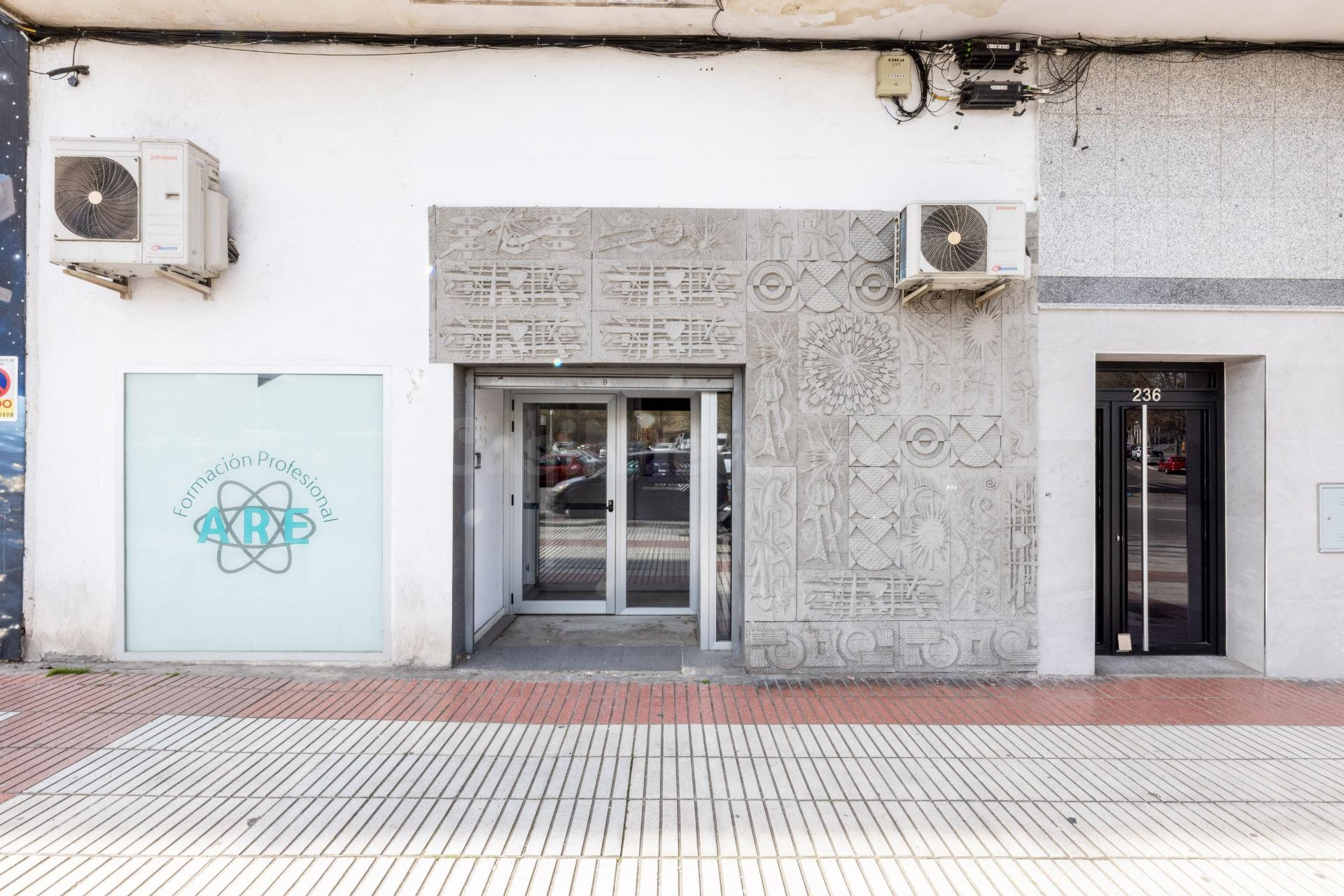 Local comercial 267m² en venta - Palomeras sureste