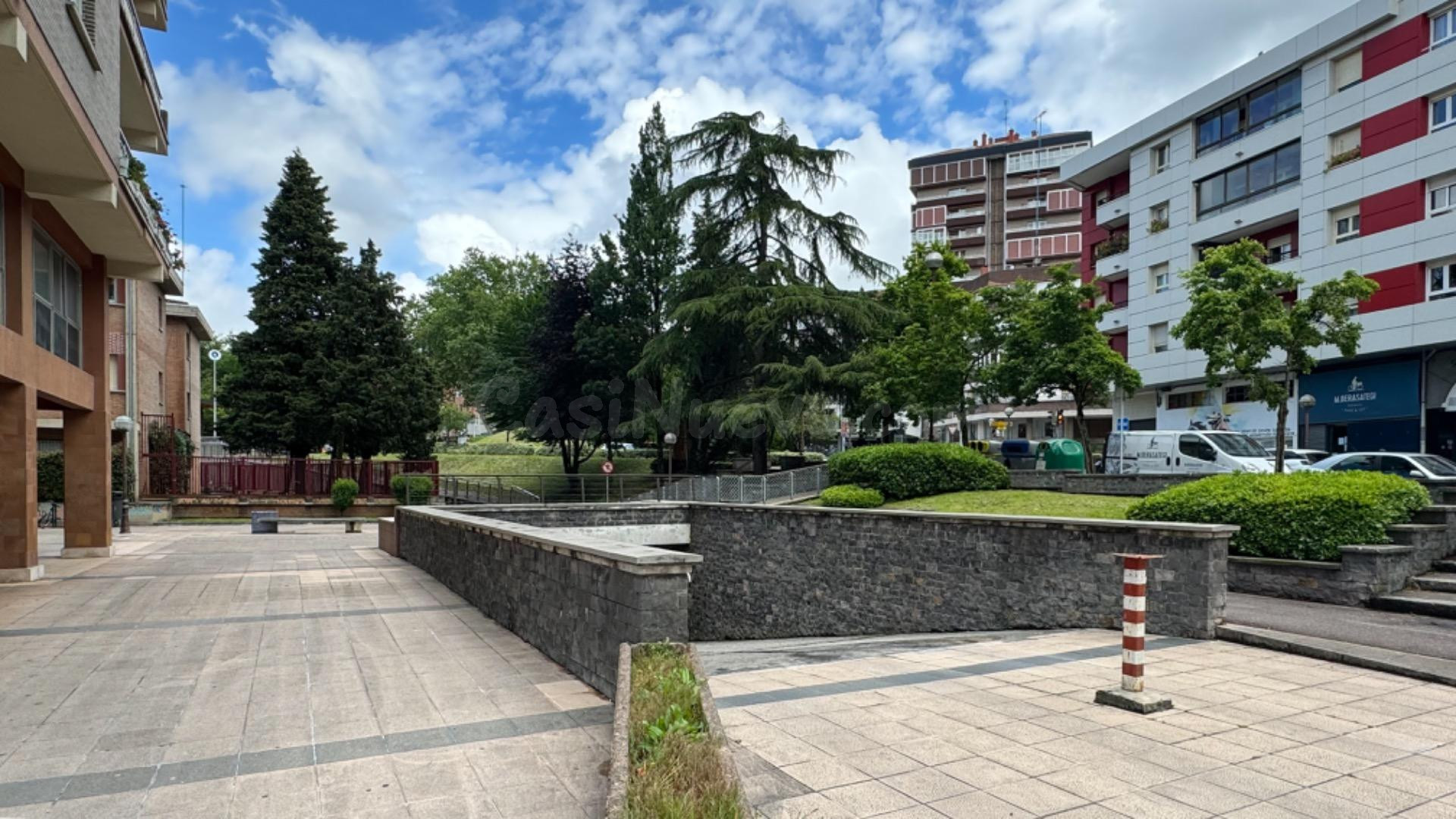 Garaje 16m² en venta - Centro