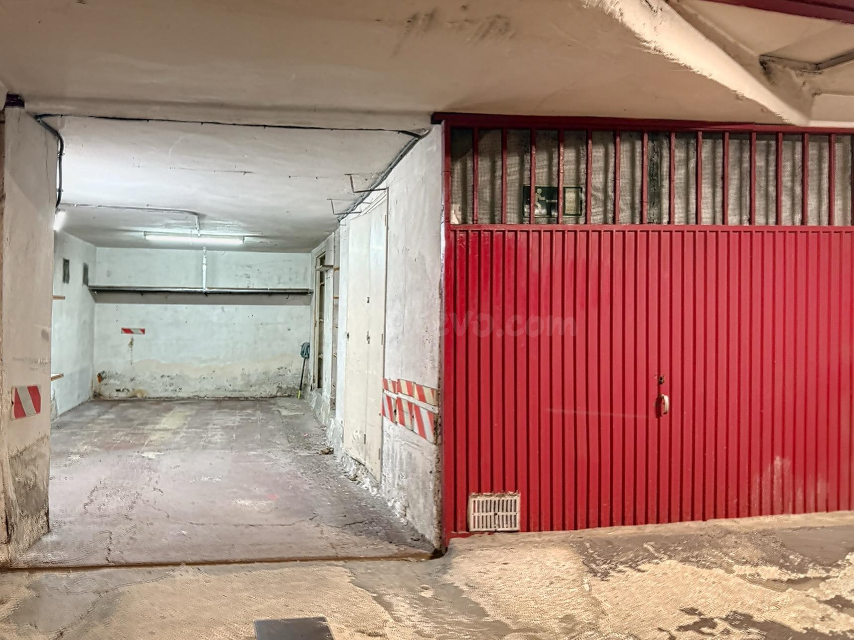 Garaje 29m² en venta - Egia