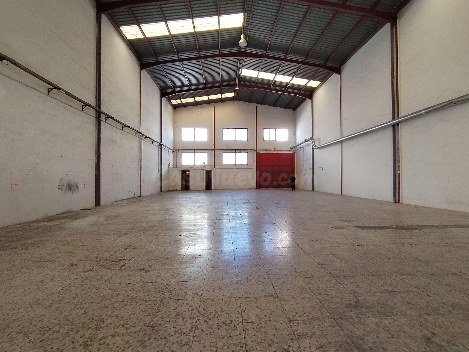 Nave industrial 560m² en alquiler - Jubalcoi-Saladas