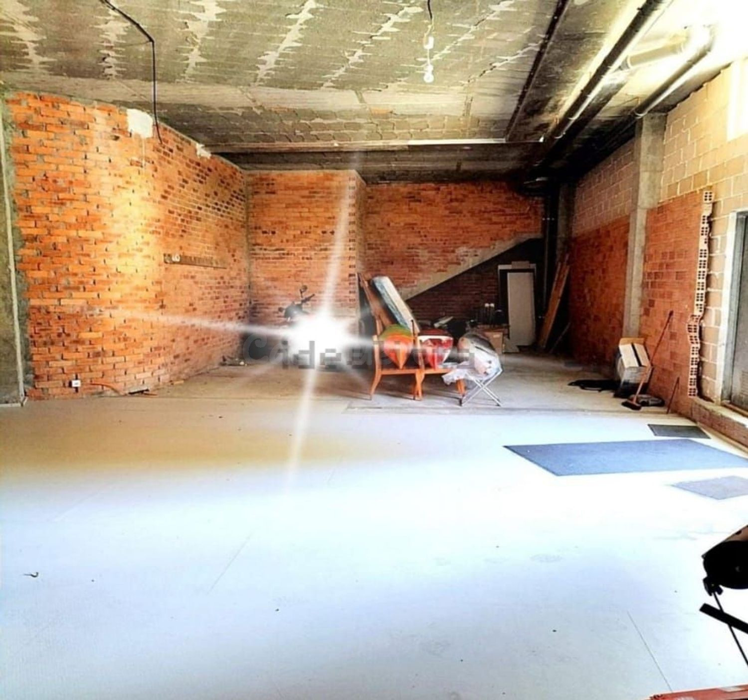 Local comercial 81m² en alquiler - Rosalia de castro