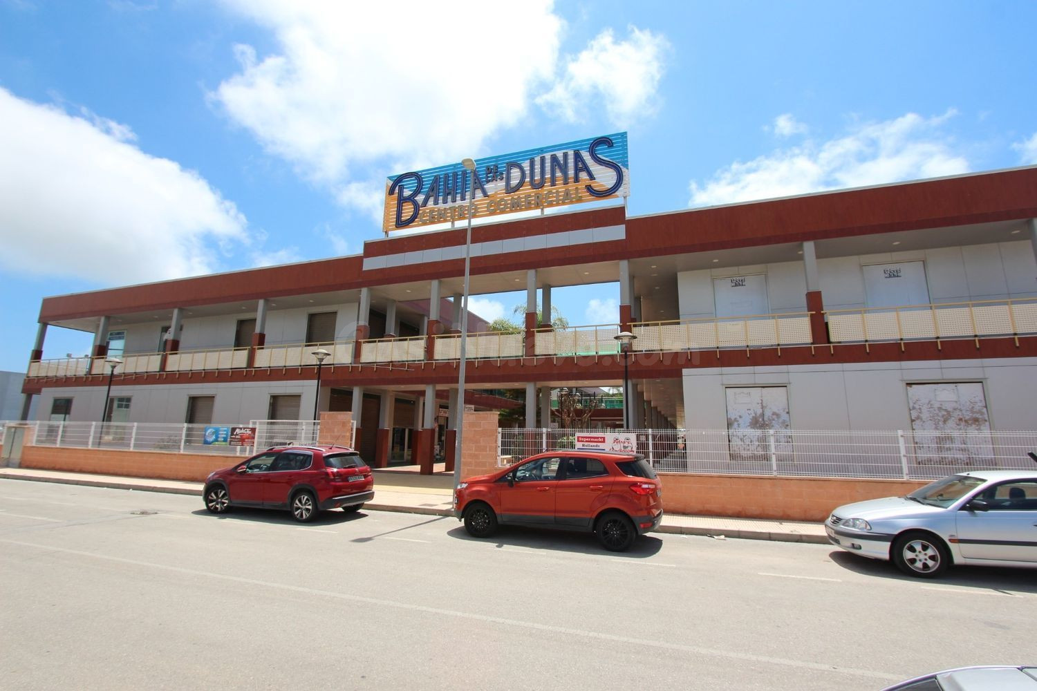 Local comercial 60m² en venta - Urbanización la marina