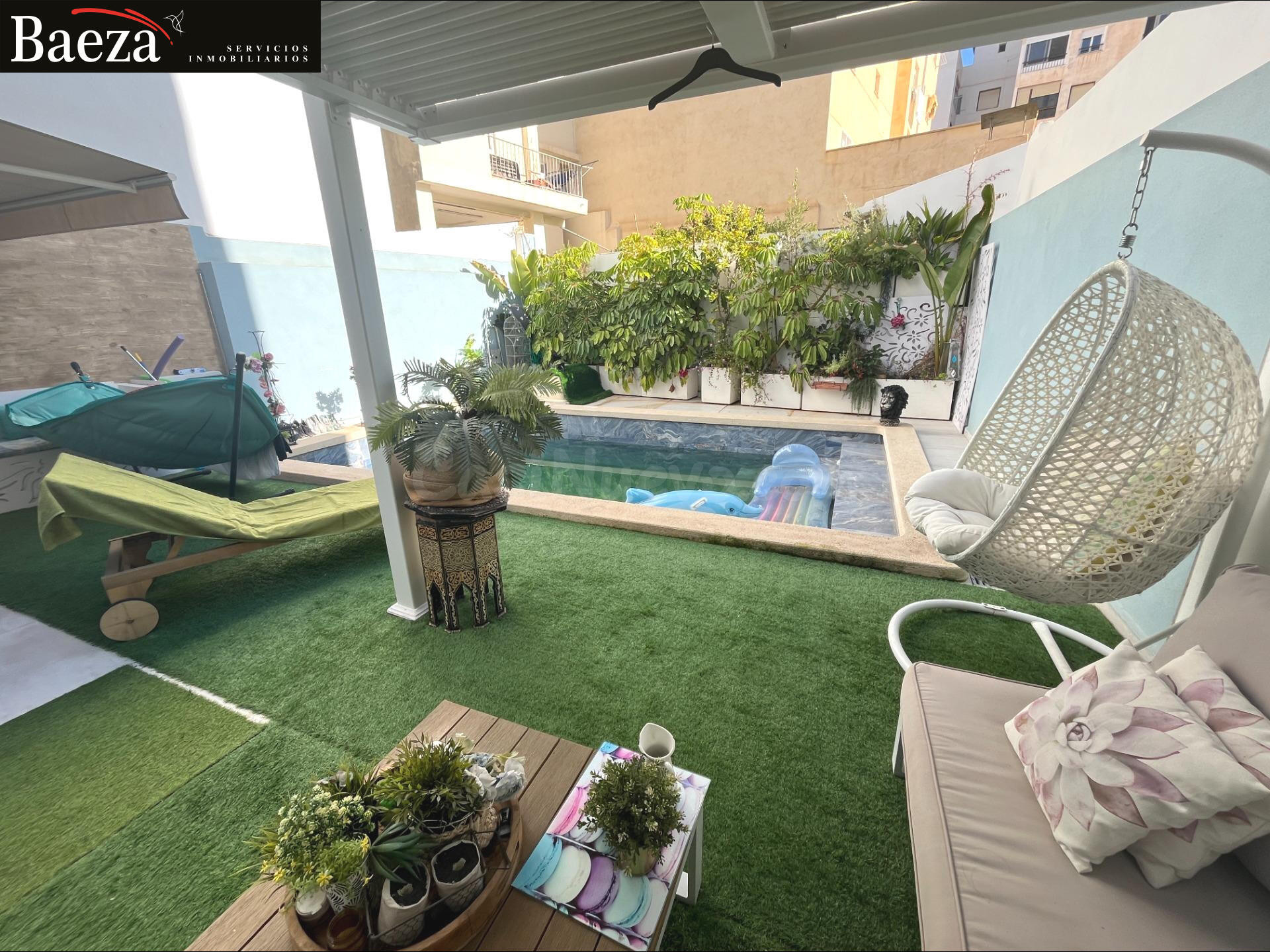 Casa independiente en el centro de San Juan con piscina privada y dos patios
