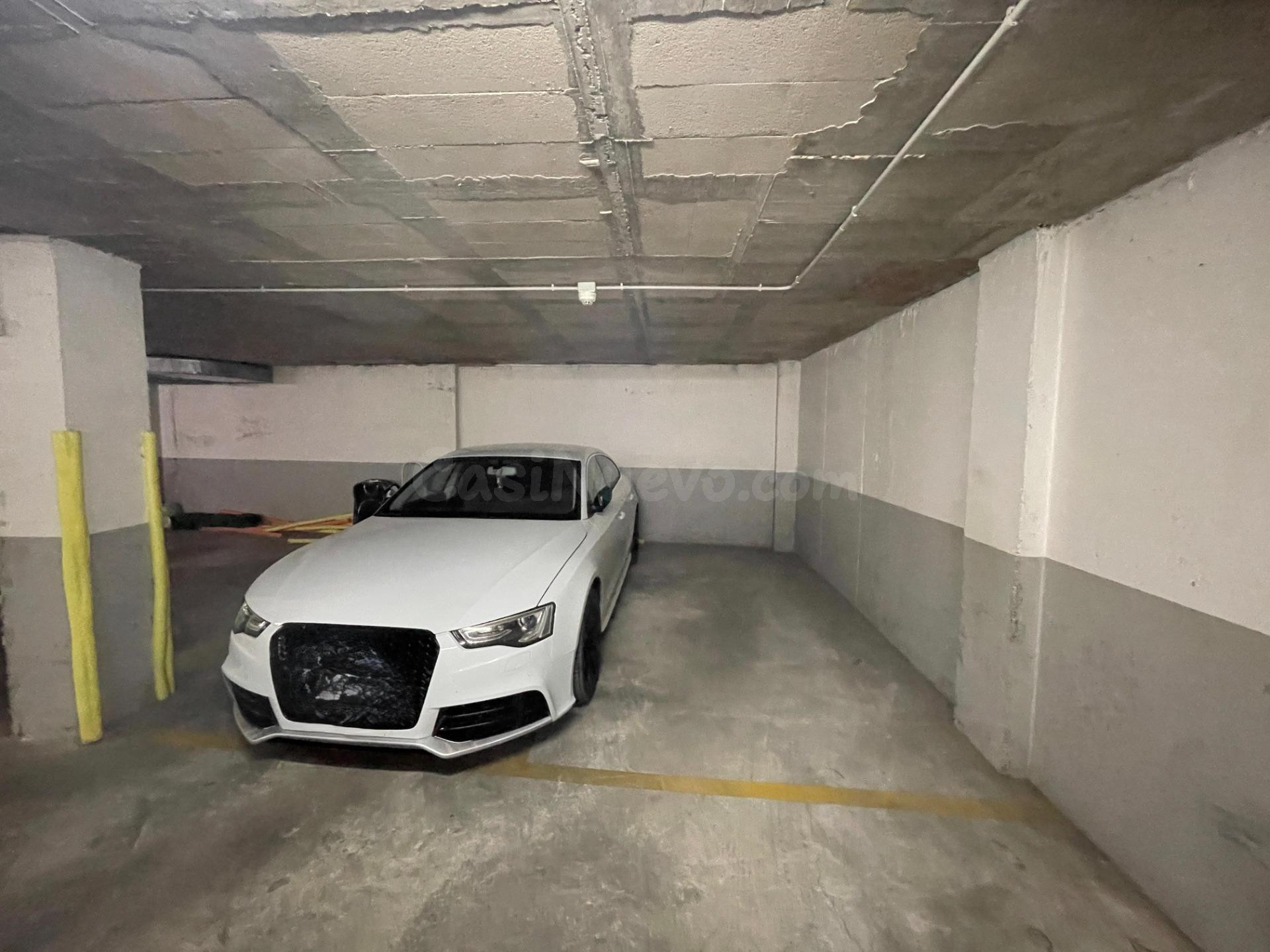 Garaje 10m² en venta - Avenida Juan Carlos I