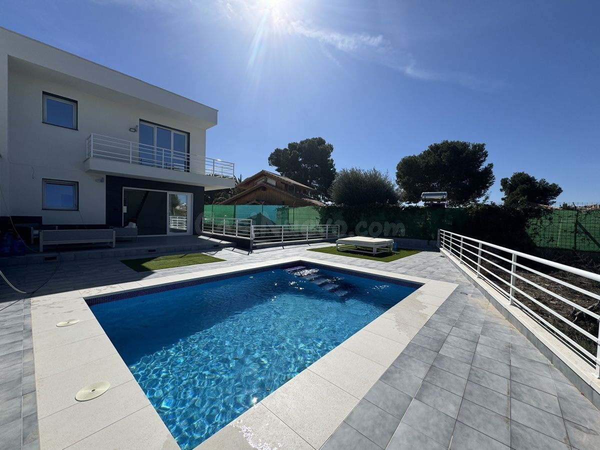 Villa 4 habitaciones 160m² en venta - Urbanización Perla del Mar