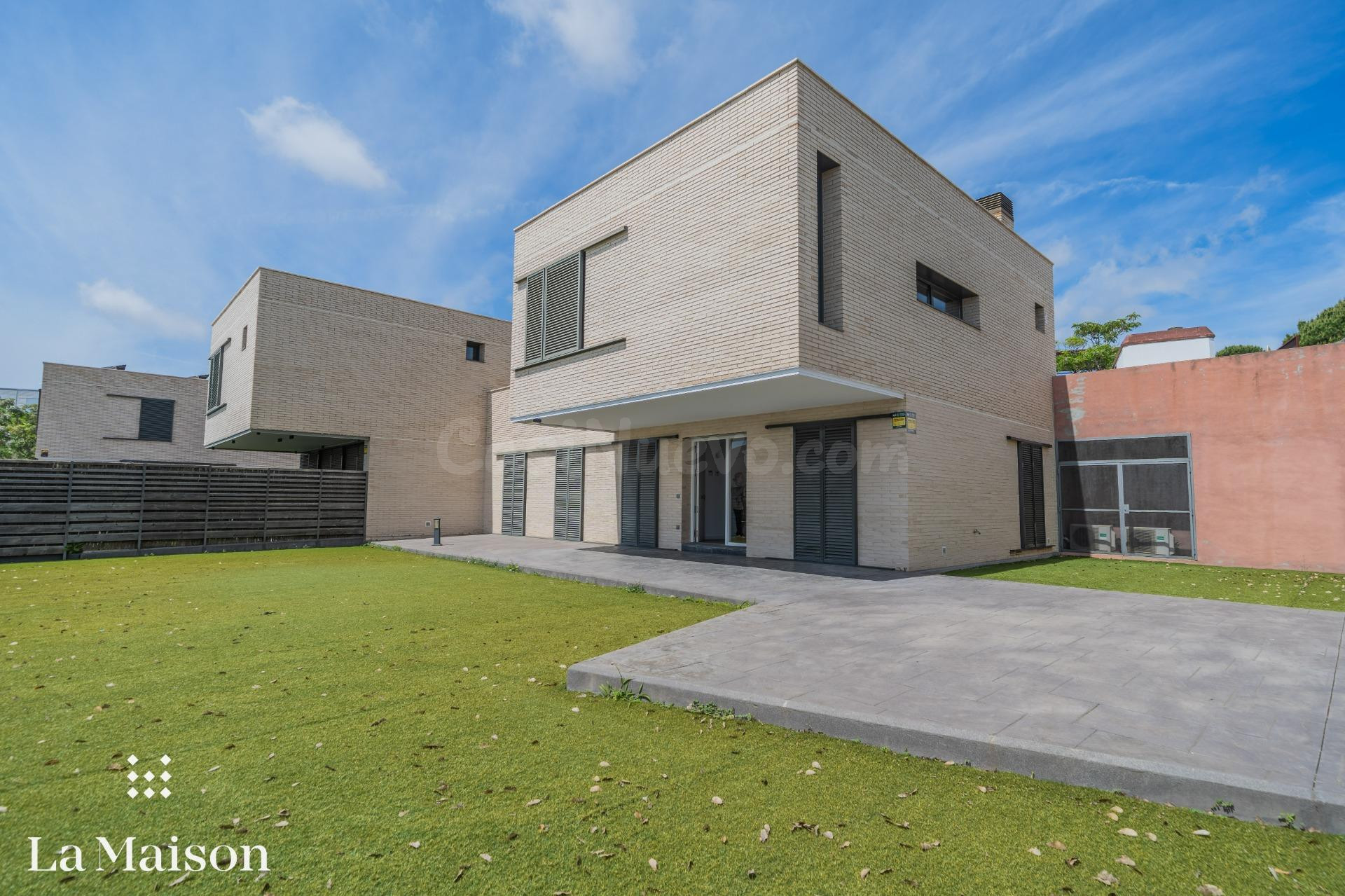 Casa 6 habitaciones 340m² en venta - Urb Vallveric