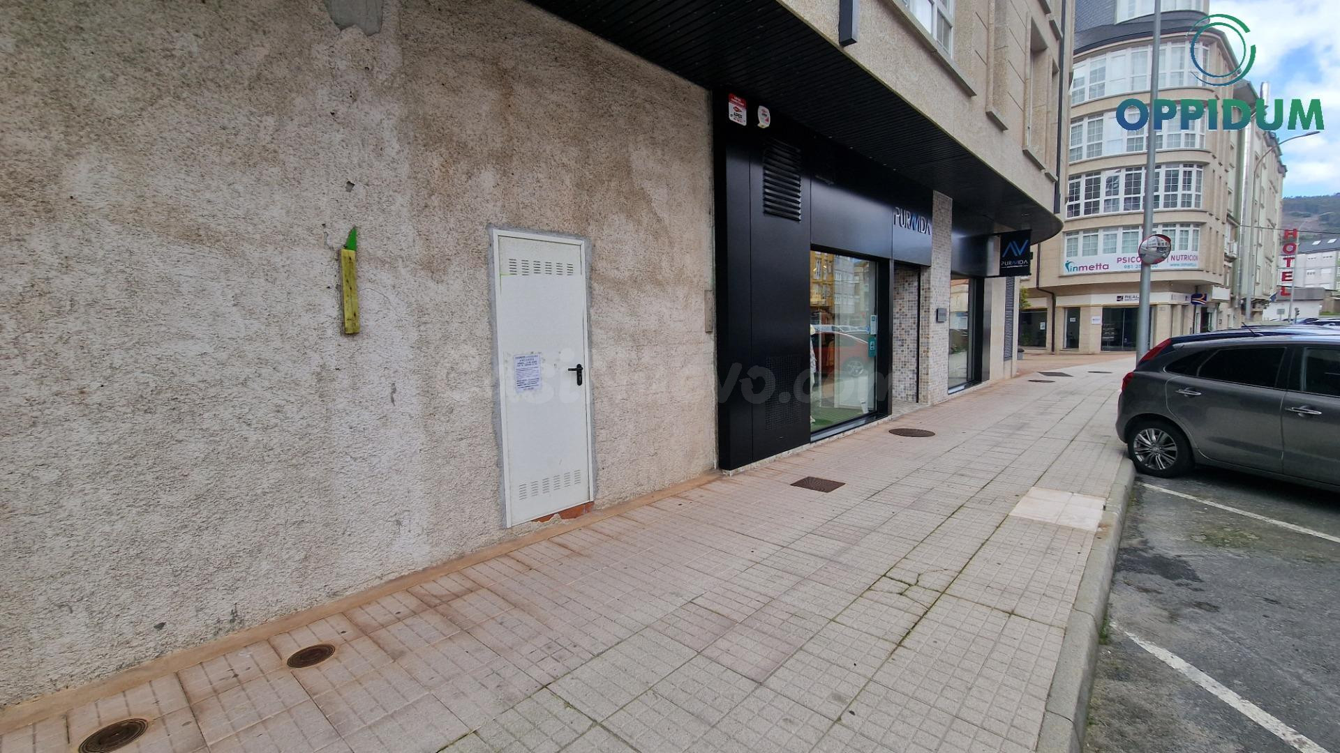 Local comercial 587m² en venta - Cee - foto 3