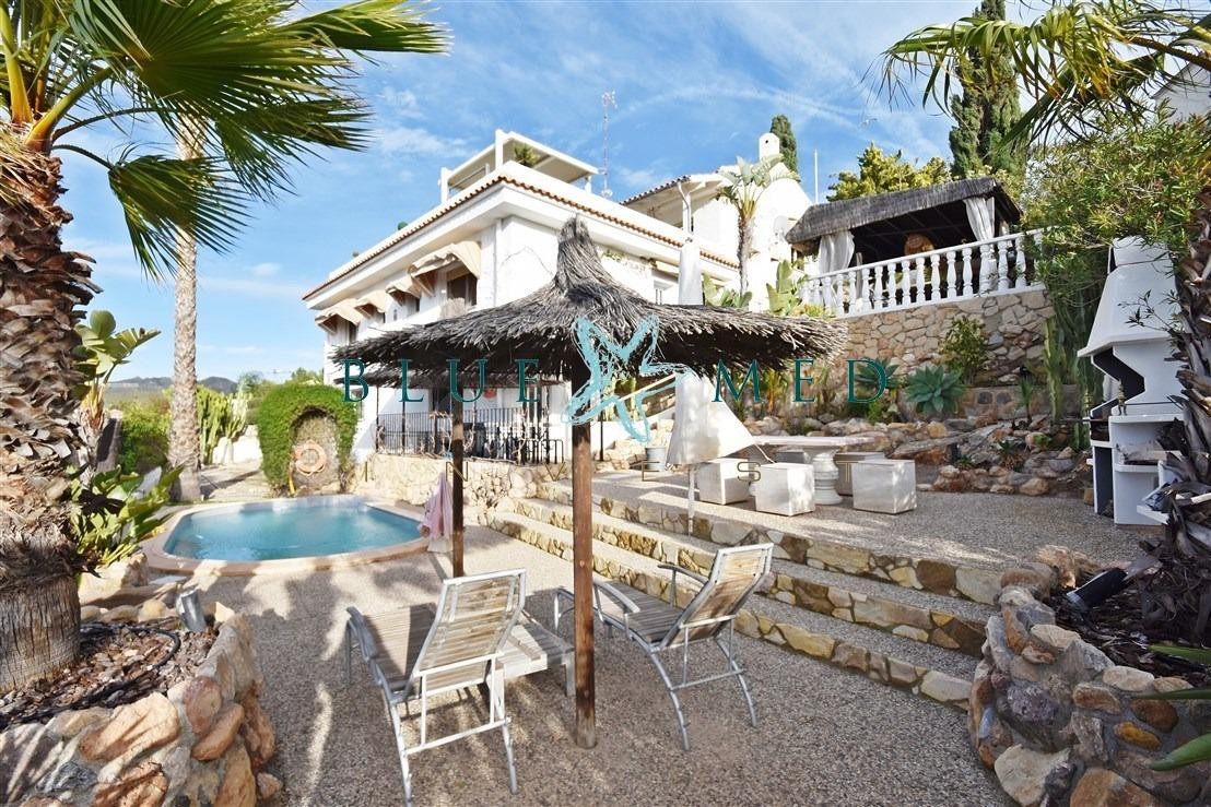 CHALET INDEPENDIENTE CON IMPRESIONANTES VISTAS AL MAR EN ISLA PLANA