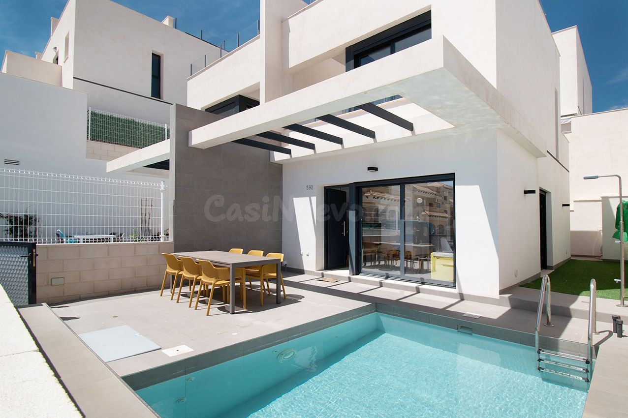 Pareado 3 habitaciones en venta - Lomas de Cabo Roig