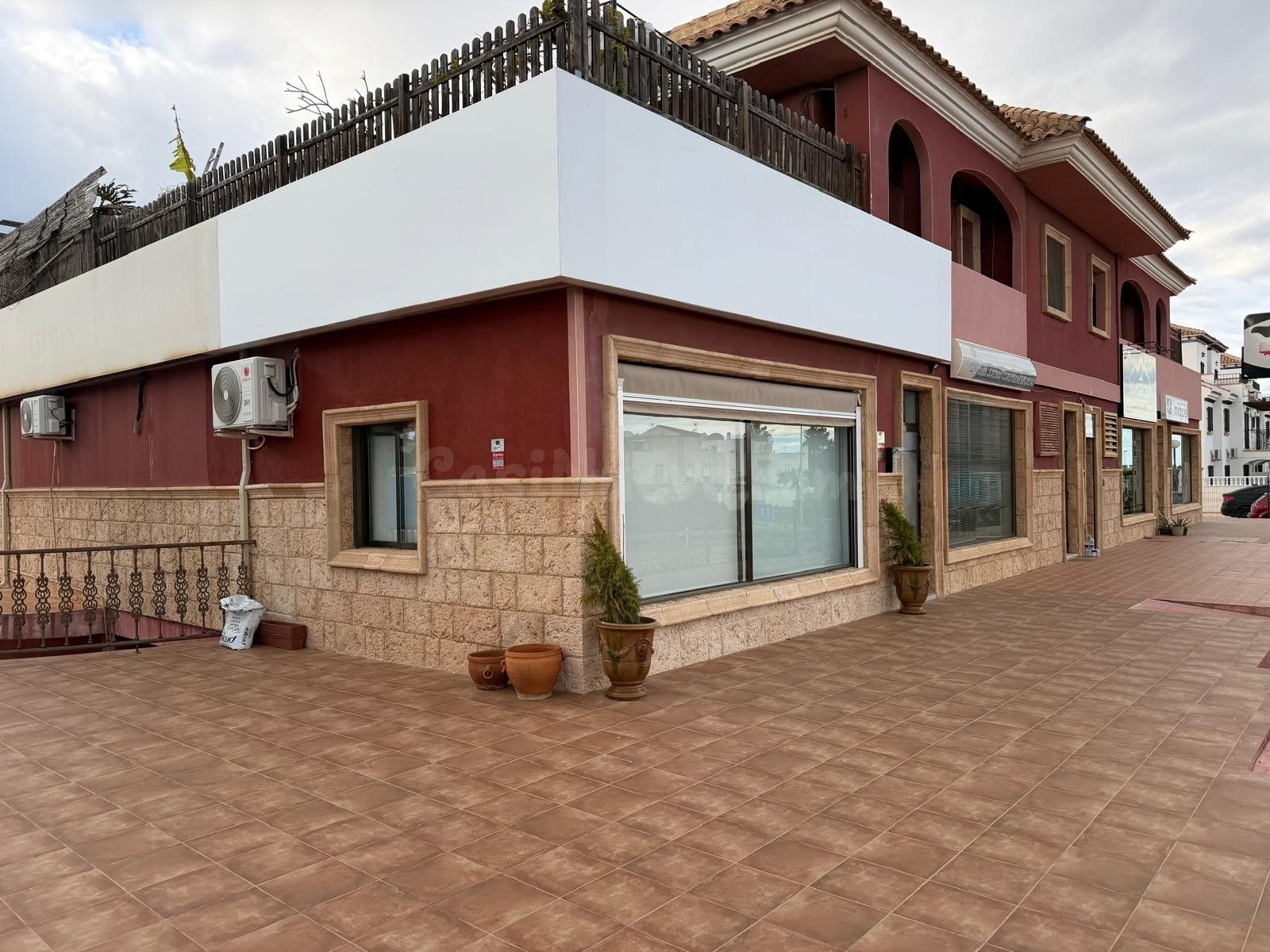 Local comercial 1 habitación 63m² en venta - La Regia