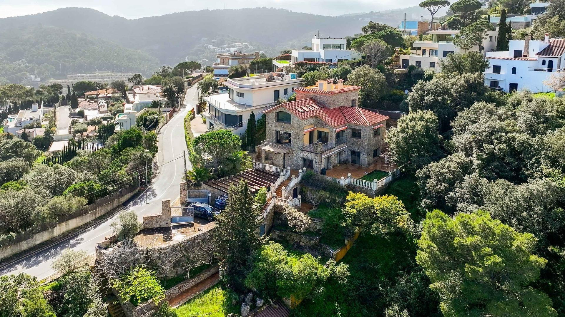 Exclusiva villa en Sa Riera, Begur, con vistas panorámicas a las Illes Medes