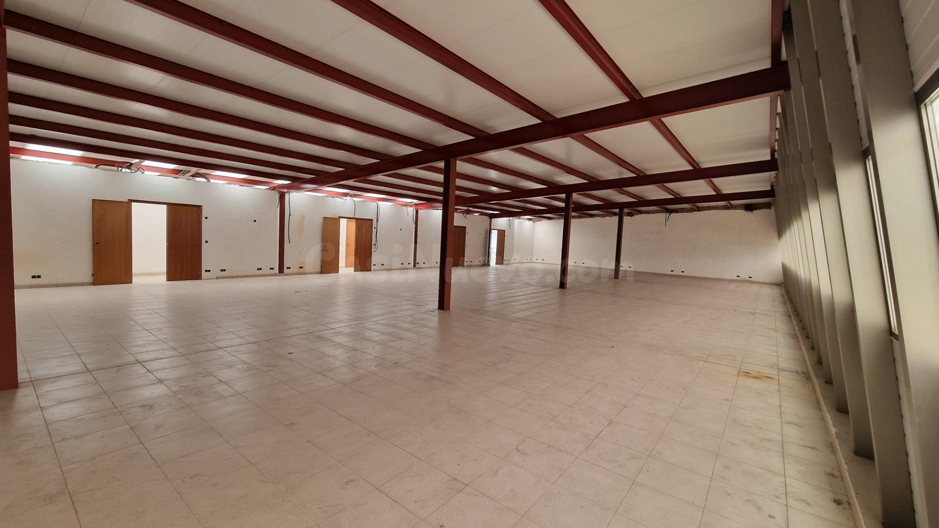 Venta Edificio de oficinas en Pocomaco, A Coruña, con 1.015  - foto 3