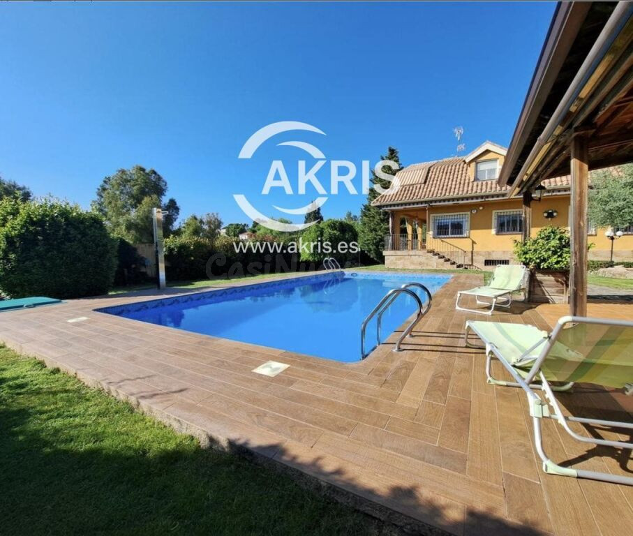 Chalet Independiente en Olias Del Rey