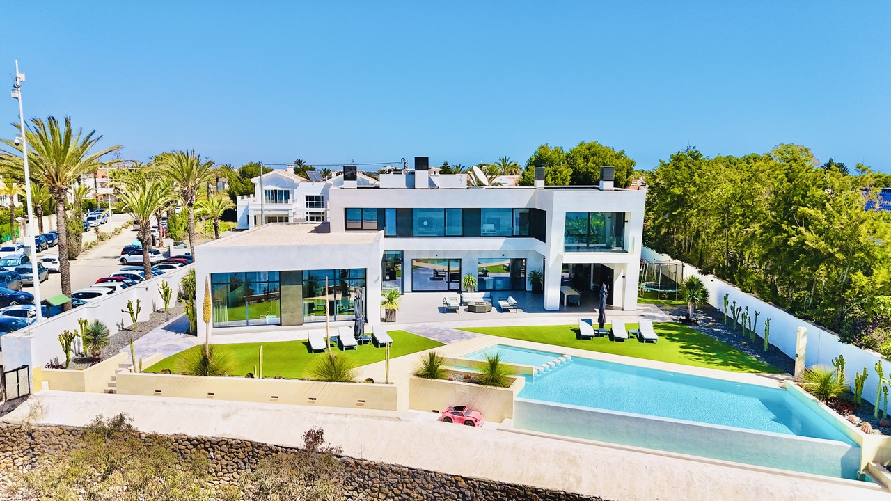 Villa 4 habitaciones 479m² en venta - Cabo Roig