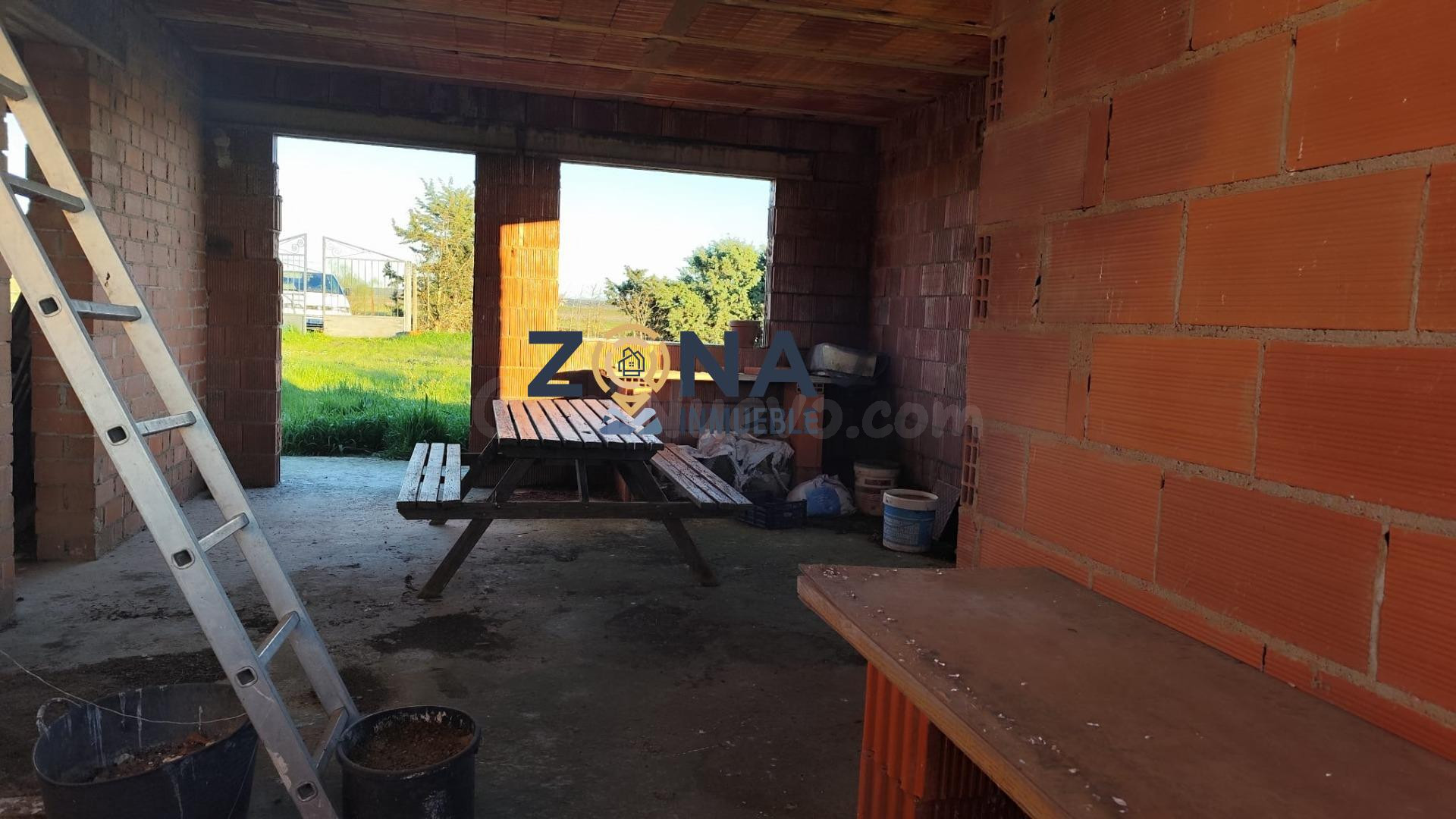 Oportunidad en Arrope (Cáceres): Vivienda para finalizar a tu gusto