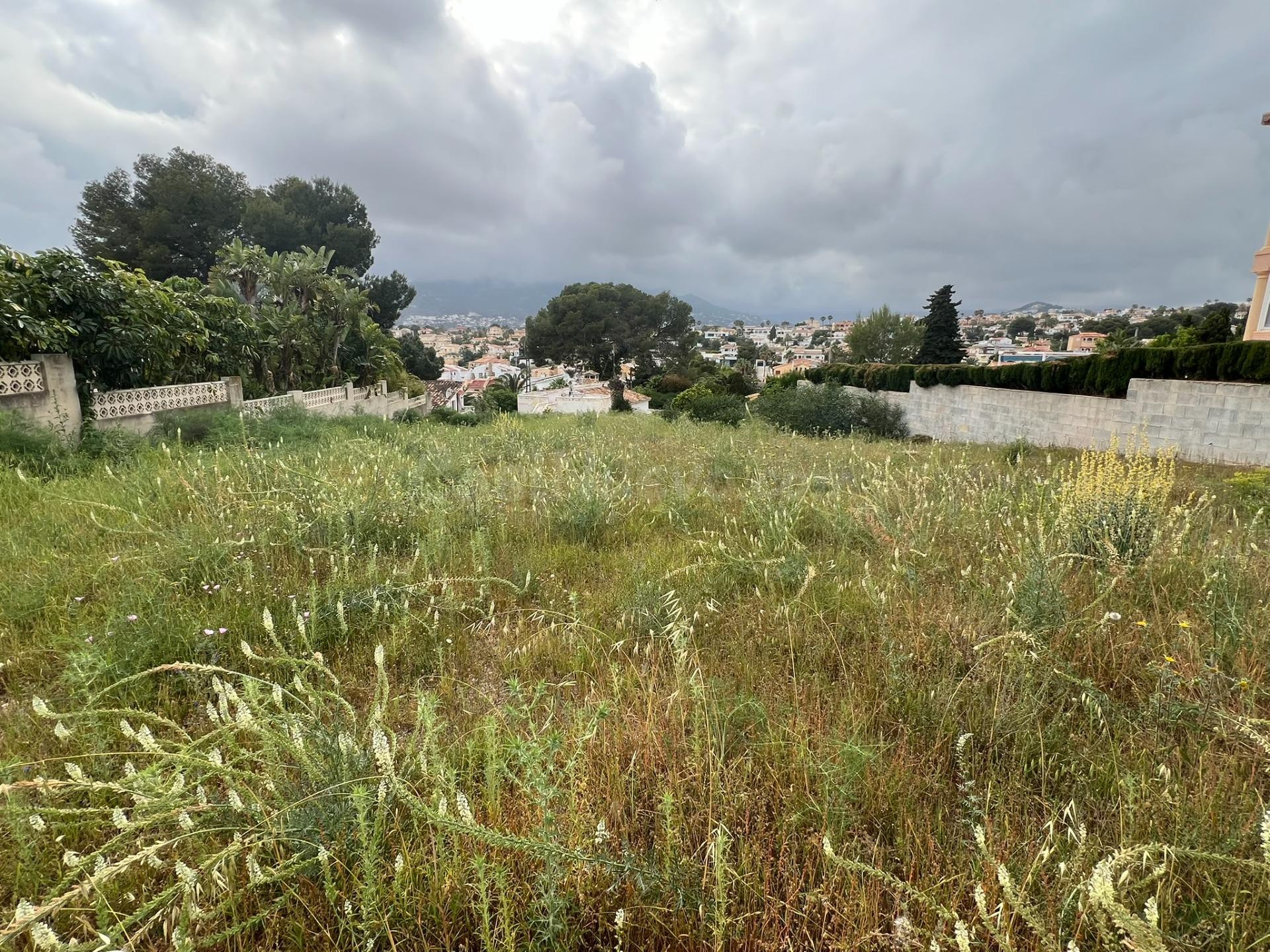 Parcela para construir chalet de lujo en zona buscada