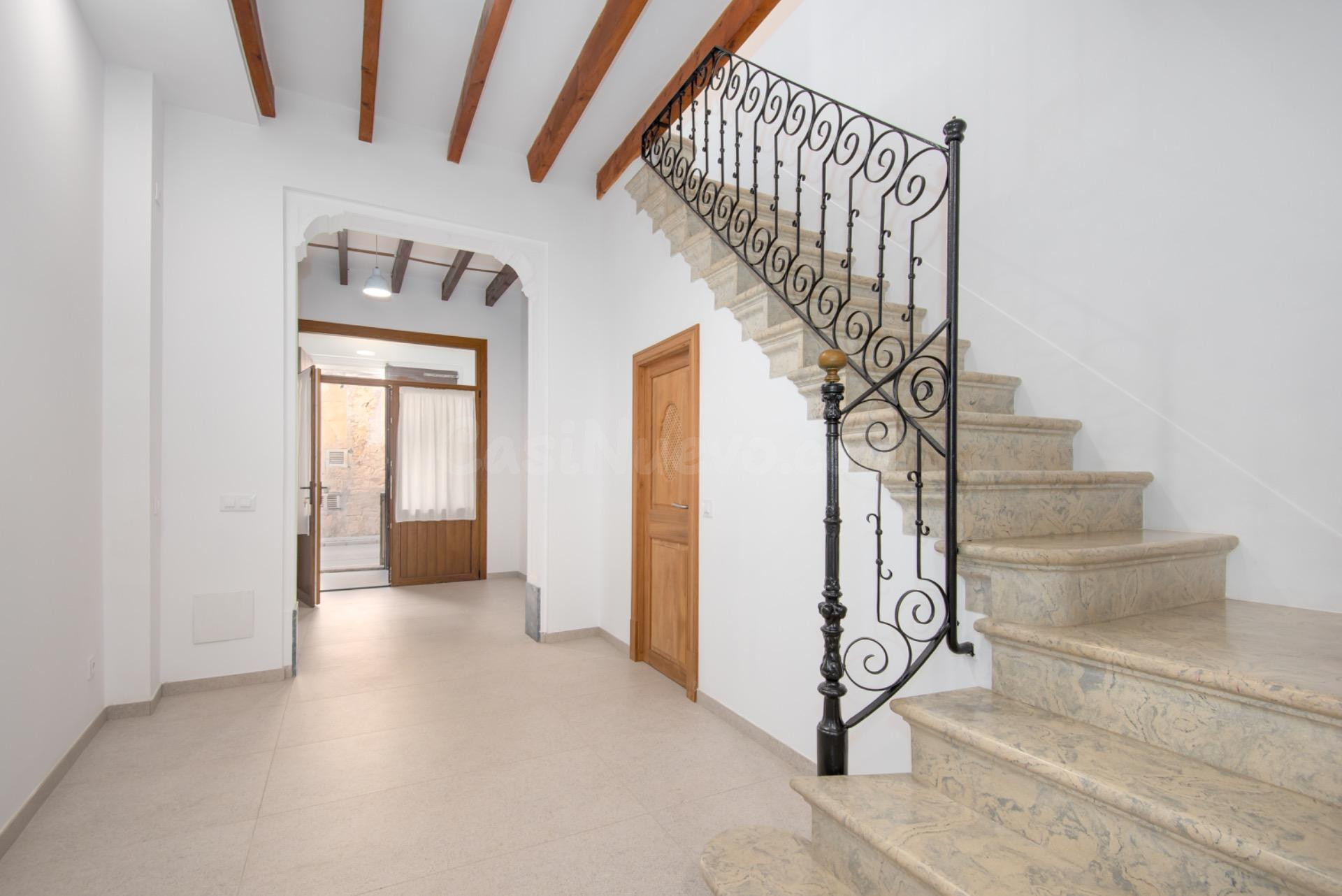 CASA REFORMADA EN LLUCMAJOR PUEBLO.
