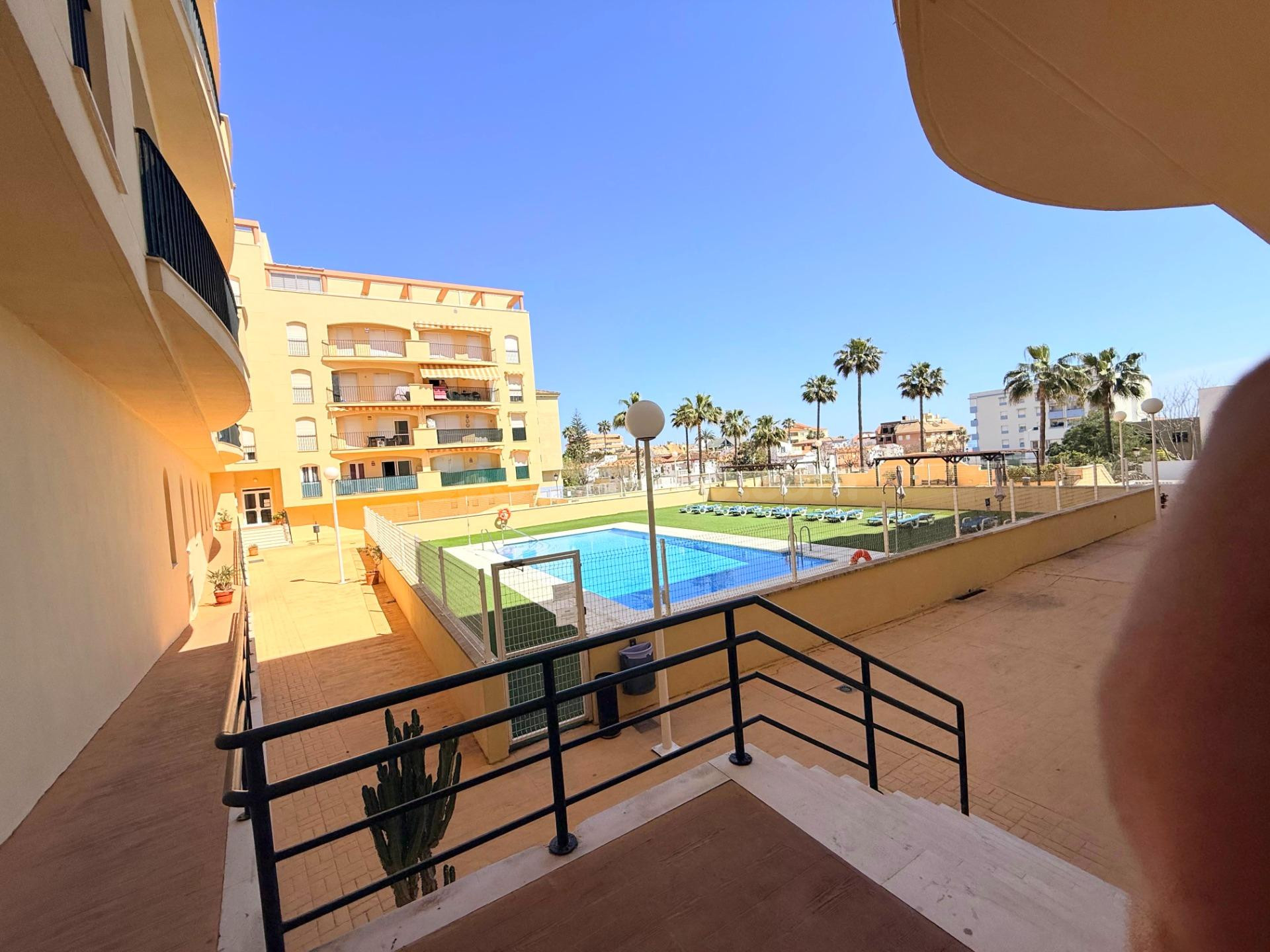 Elegante Apartamento Reformado a 150m de la Playa en Manilva – Ideal para Vivir o Invertir