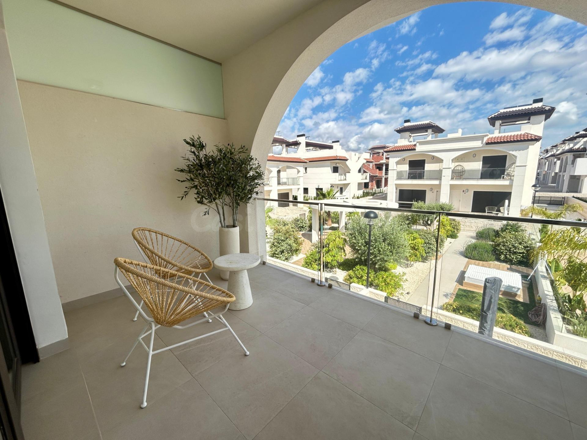 Exclusiva Promoción de Viviendas Modernas con Jardín o Solár - foto 3
