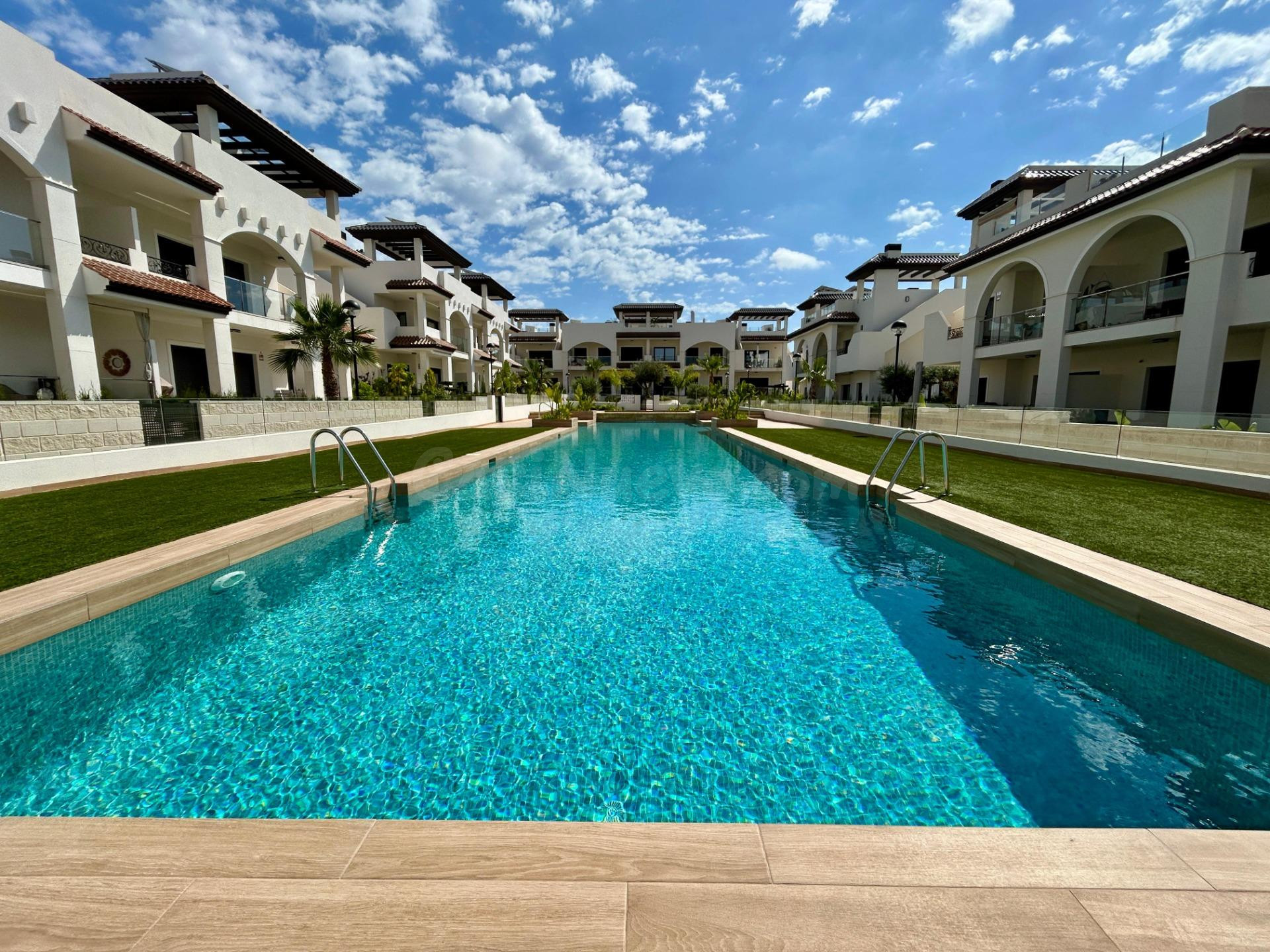 Exclusiva Promoción de Viviendas Modernas con Jardín o Solár - foto 5