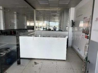 Amplio conjunto de locales industriales en alquiler en una d - foto 2