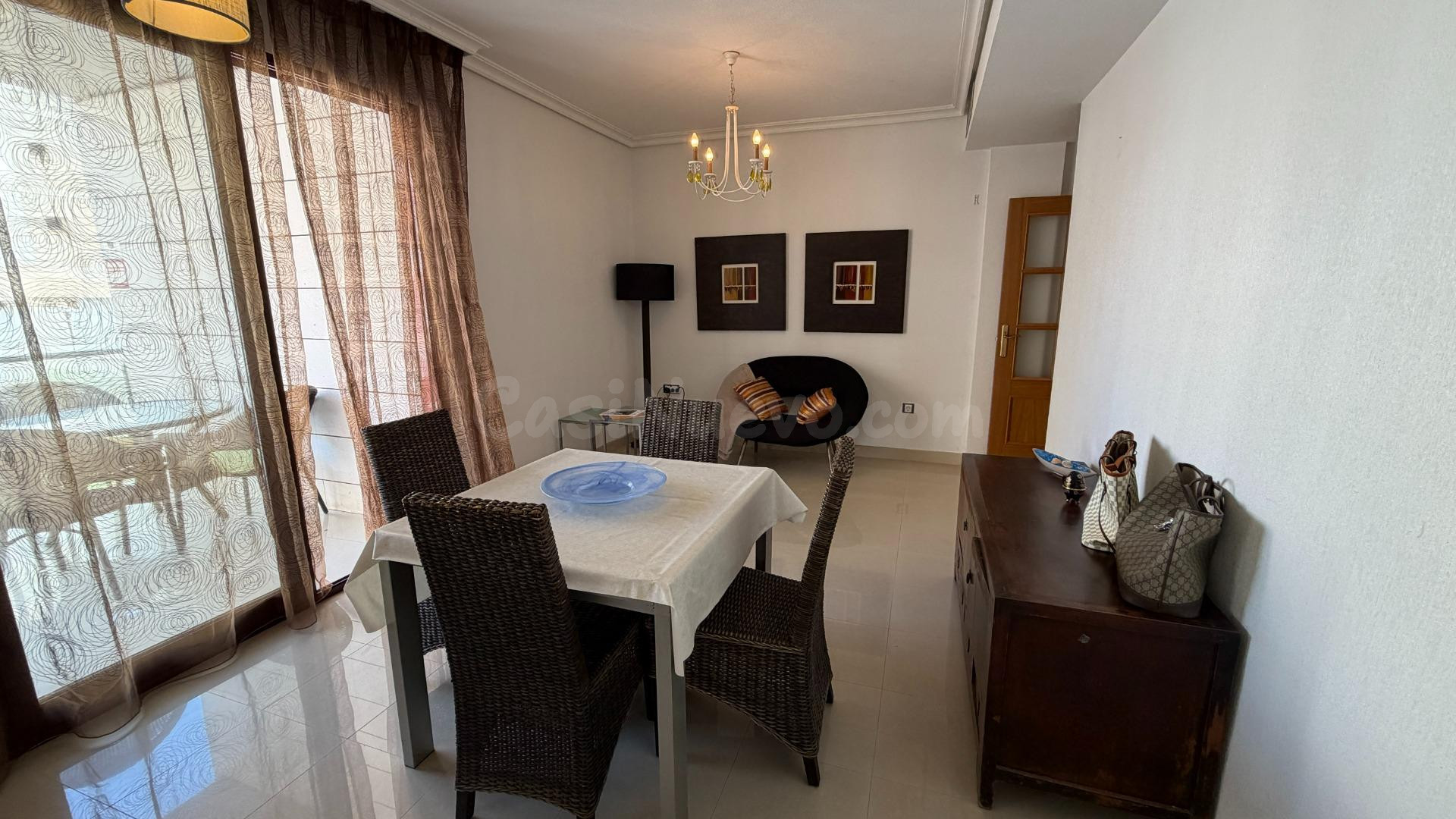 Amplio Apartamento en Playa de los Locos de 3 dormitorios y 2 baños - Torrevieja