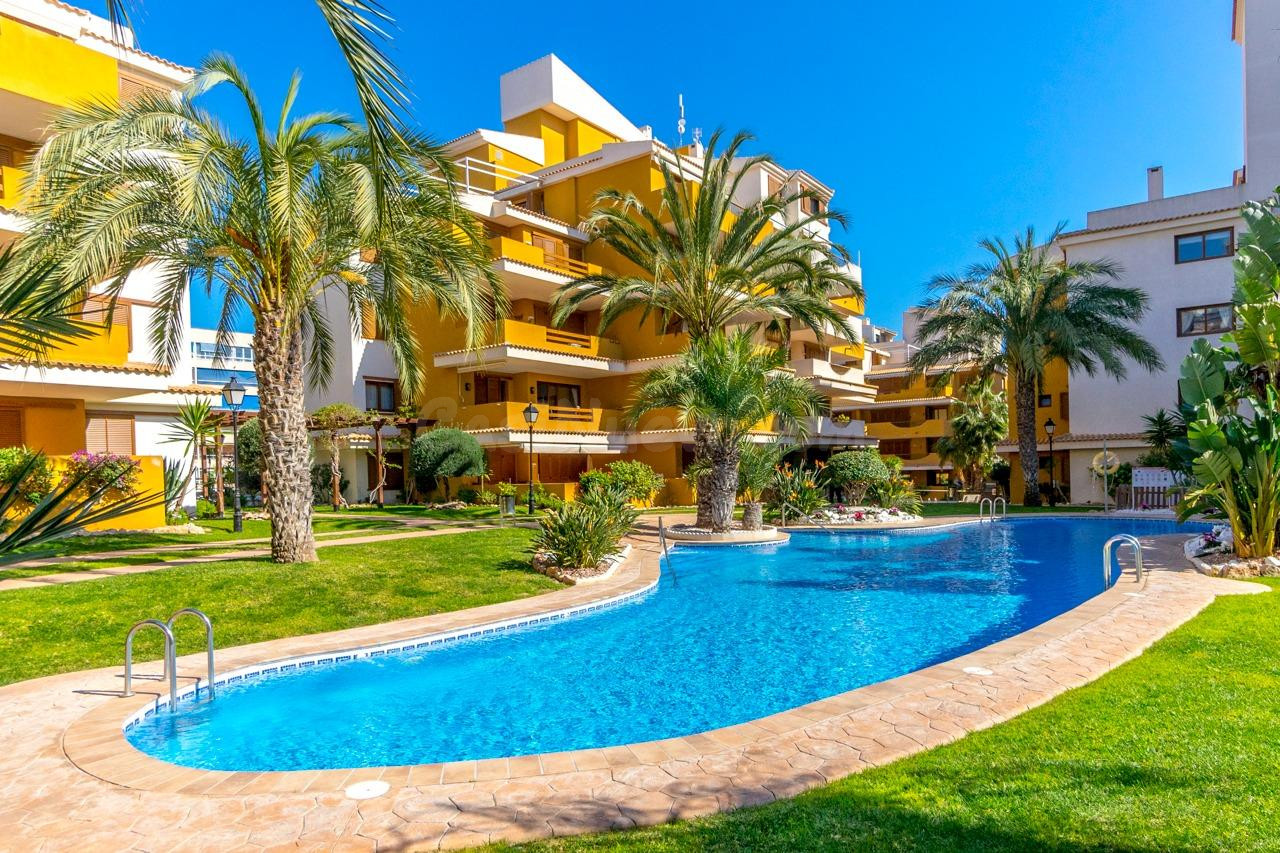 APARTAMENTO DE 2 DORMITORIOS 2 BAÑOS EN PINTA PRIMA (ORIHUELA COSTA)