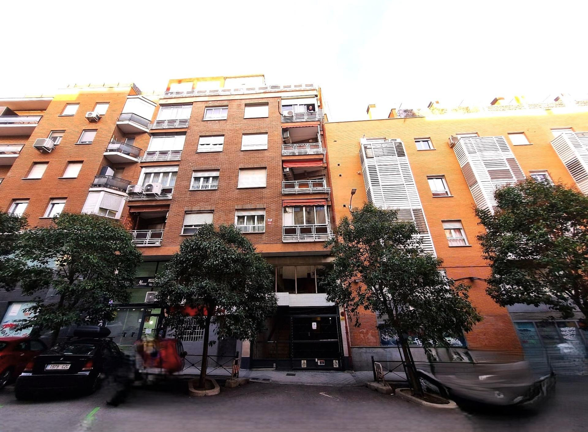 Plaza para coche mediano en Prosperidad
