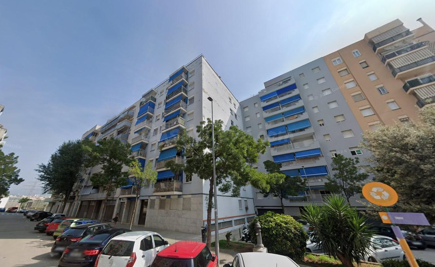 Se vende piso ALQUILADO en Xuquer de Terrassa (Barcelona).