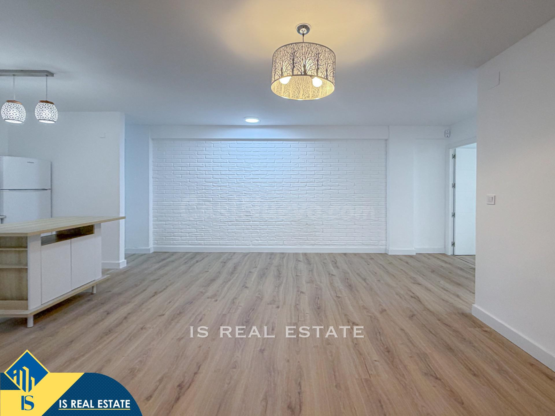 Oportunidad! Extraordinario apartamento reformado con excelente distribución de espacios + Terraza confortable