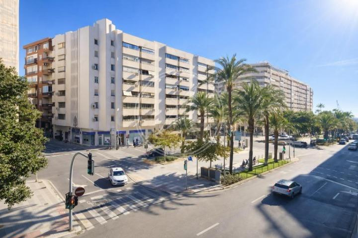 Vivienda con terraza acristalada en Avenida Oscar Esplá – Alicante