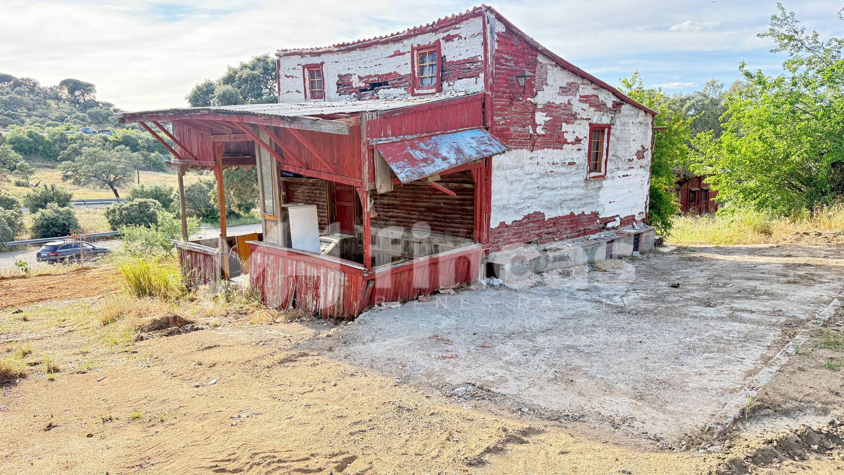 FINCA RÚSTICA CON ENCANTO EN EL RONQUILLO – 8.500 m2 APROX.  - foto 2