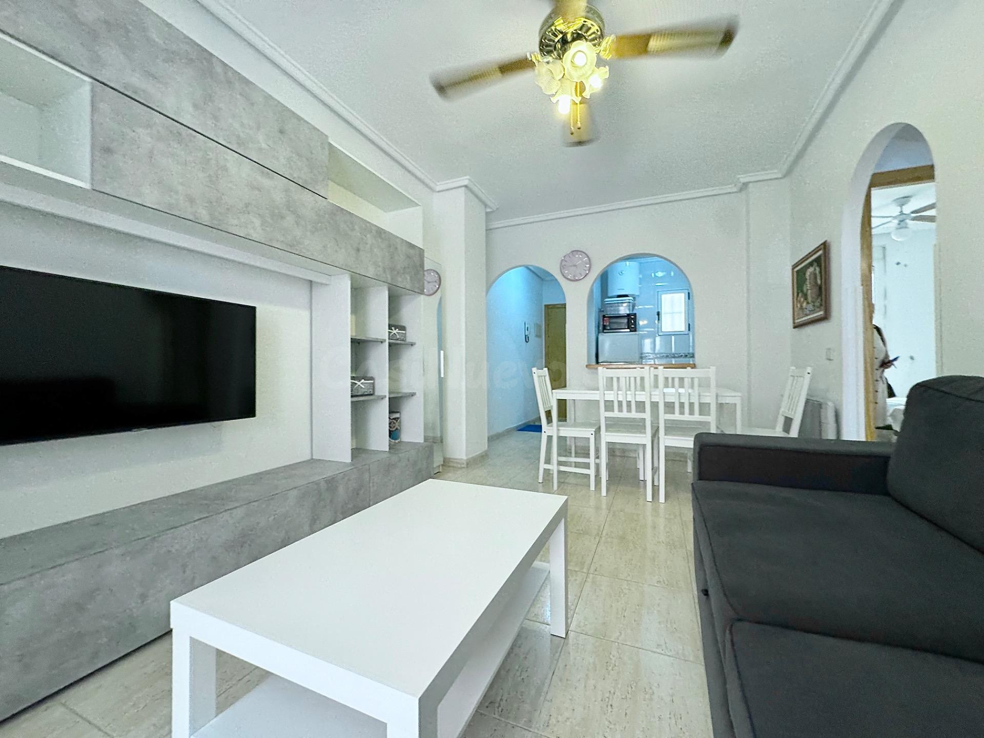 Apartamento con excelente calidades , en urbanización privada con piscina