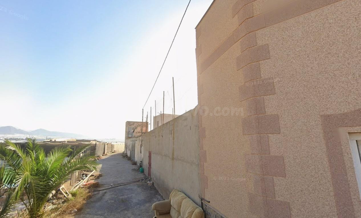 Se vende casa OKUPA en Paraje Loma del Bosque 57 de El Ejido, Almería.