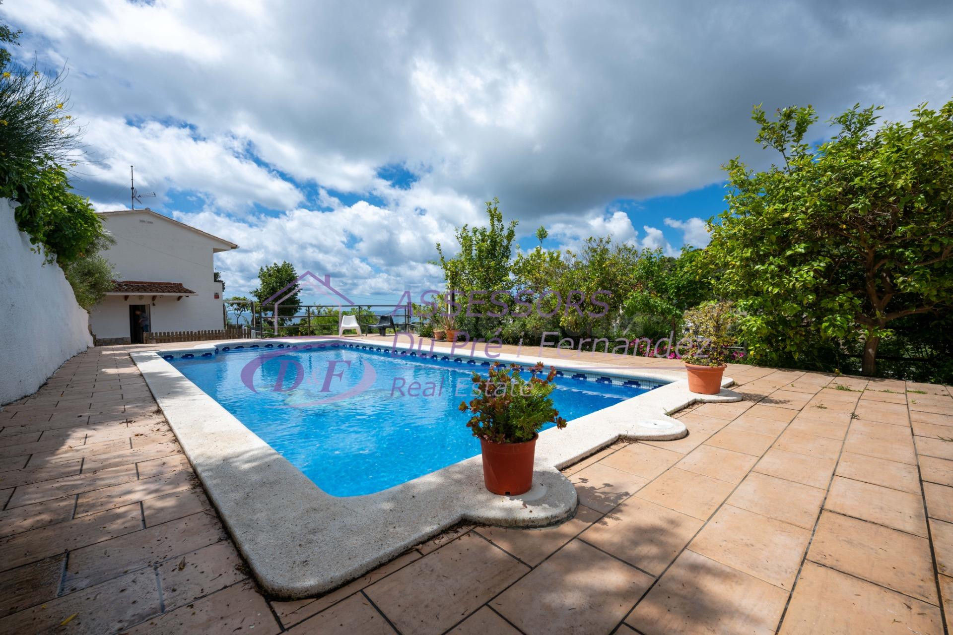 Impresionante Chalet con Vistas Espectaculares en Santa Susanna