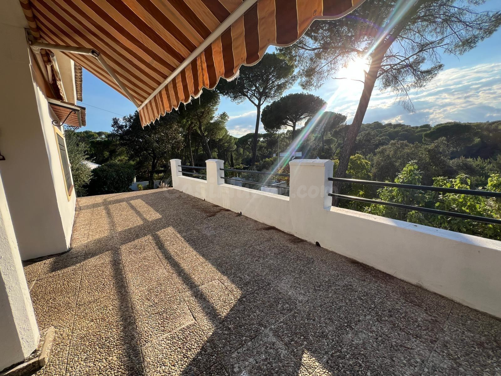 ESPECTACULAR CHALET CON PISCINA EN LA SIERRA