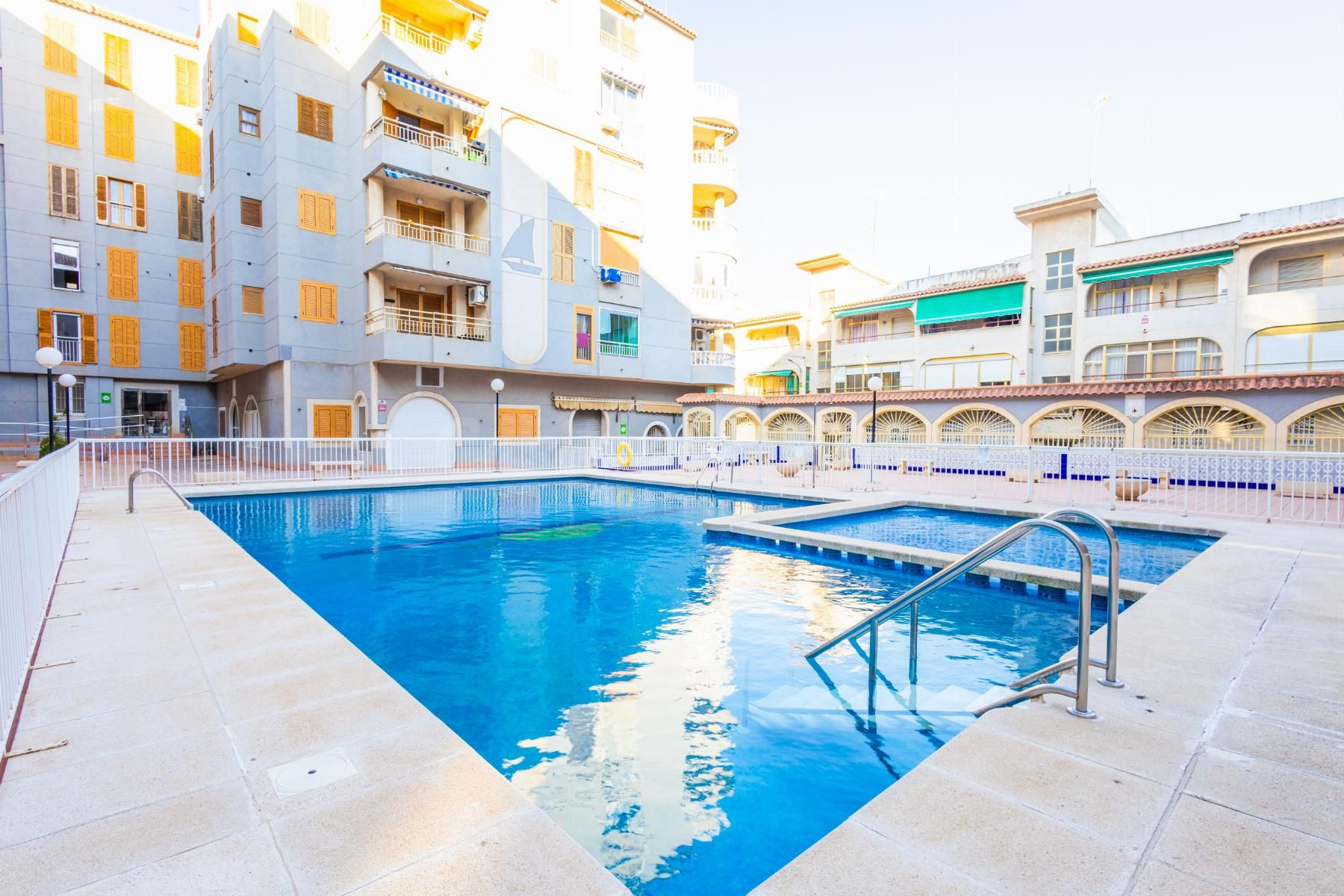ÁTICO DE 2 DORMITORIOS 1 BAÑO EN TORREVIEJA CERCA DE LA PLAYA