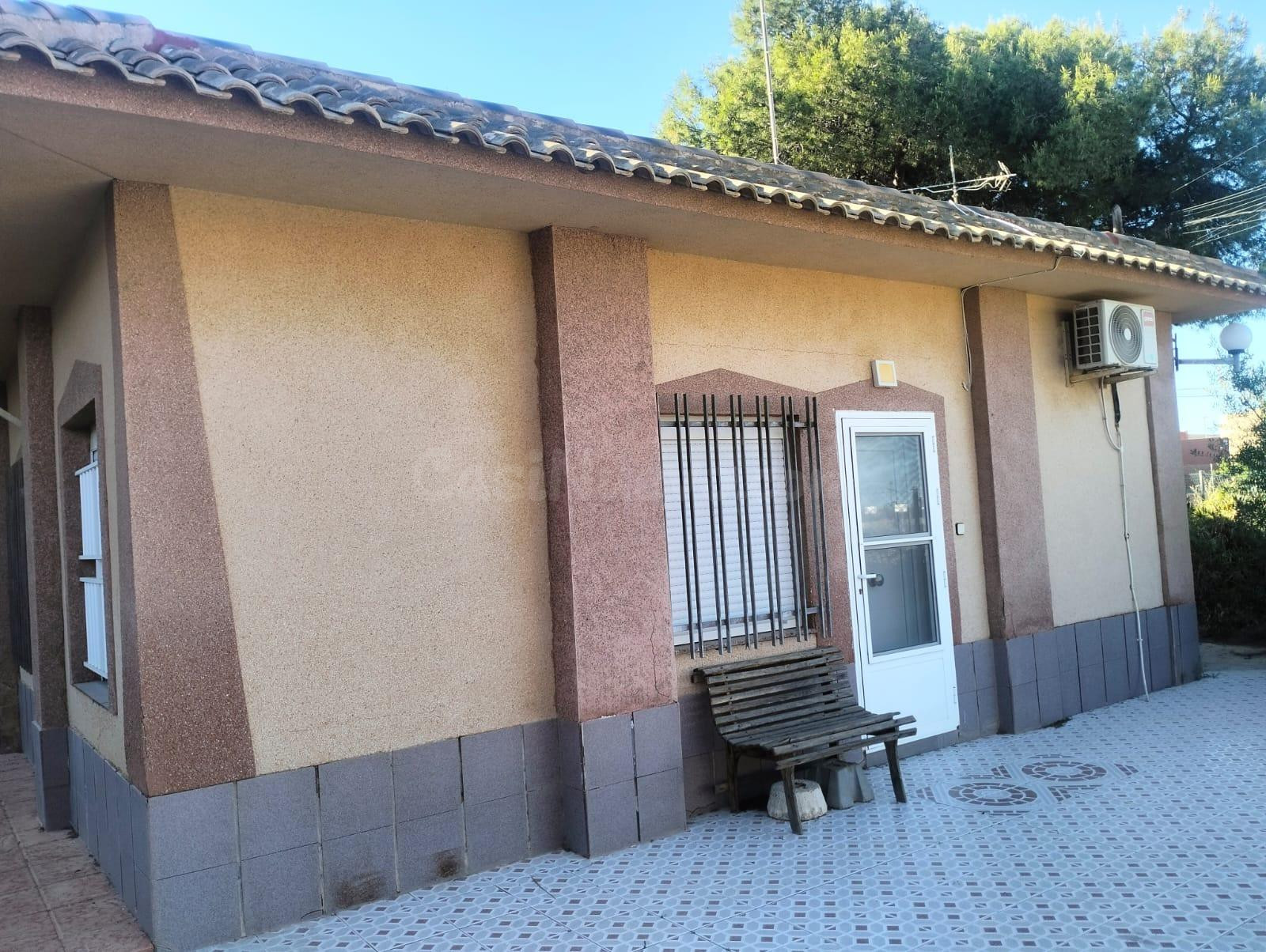 EXCLUSIVO CHALET INDEPENDIENTE A ESCASOS METROS DEL MAR MENOR